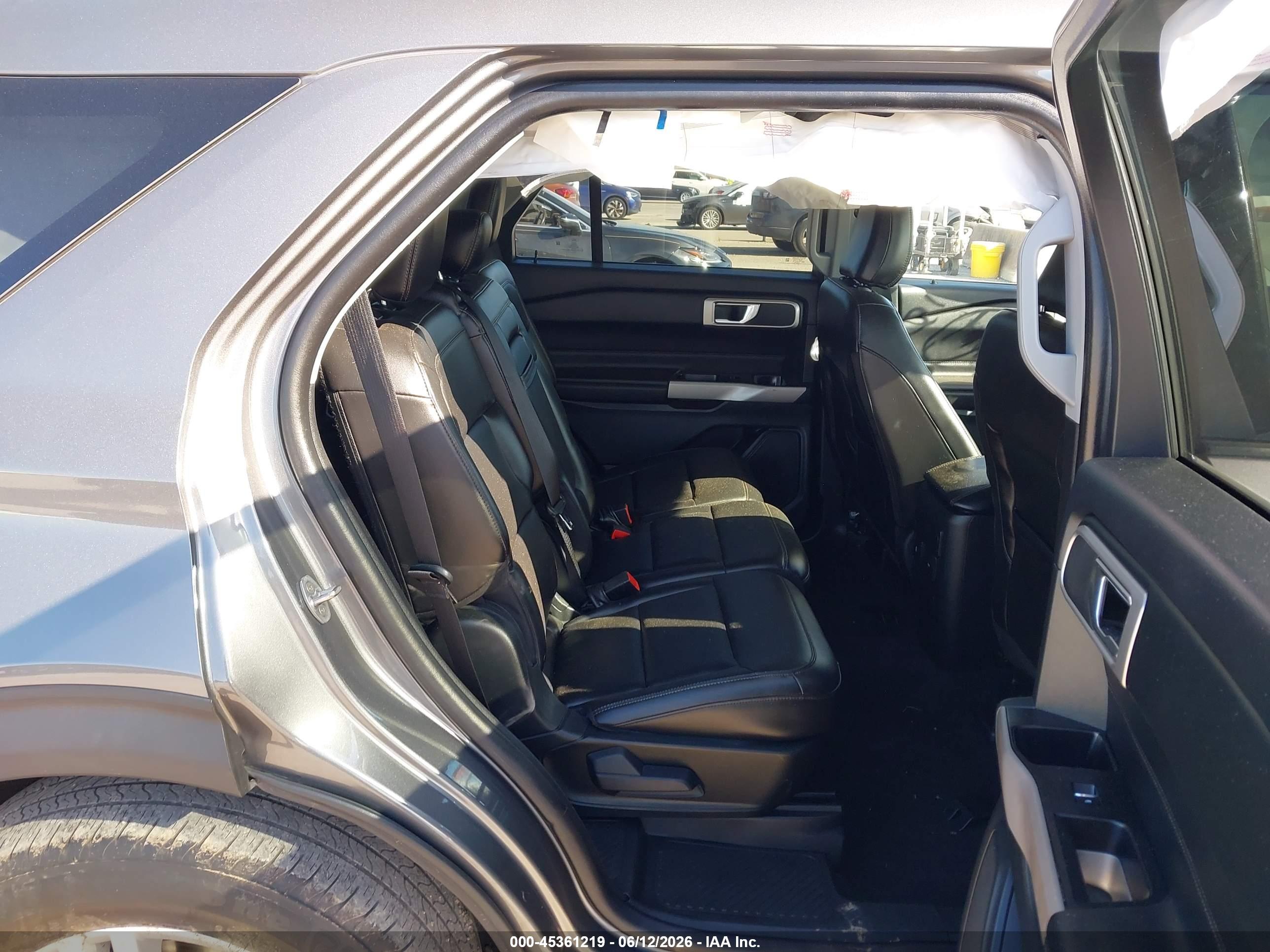 FORD EXPLORER image 8
