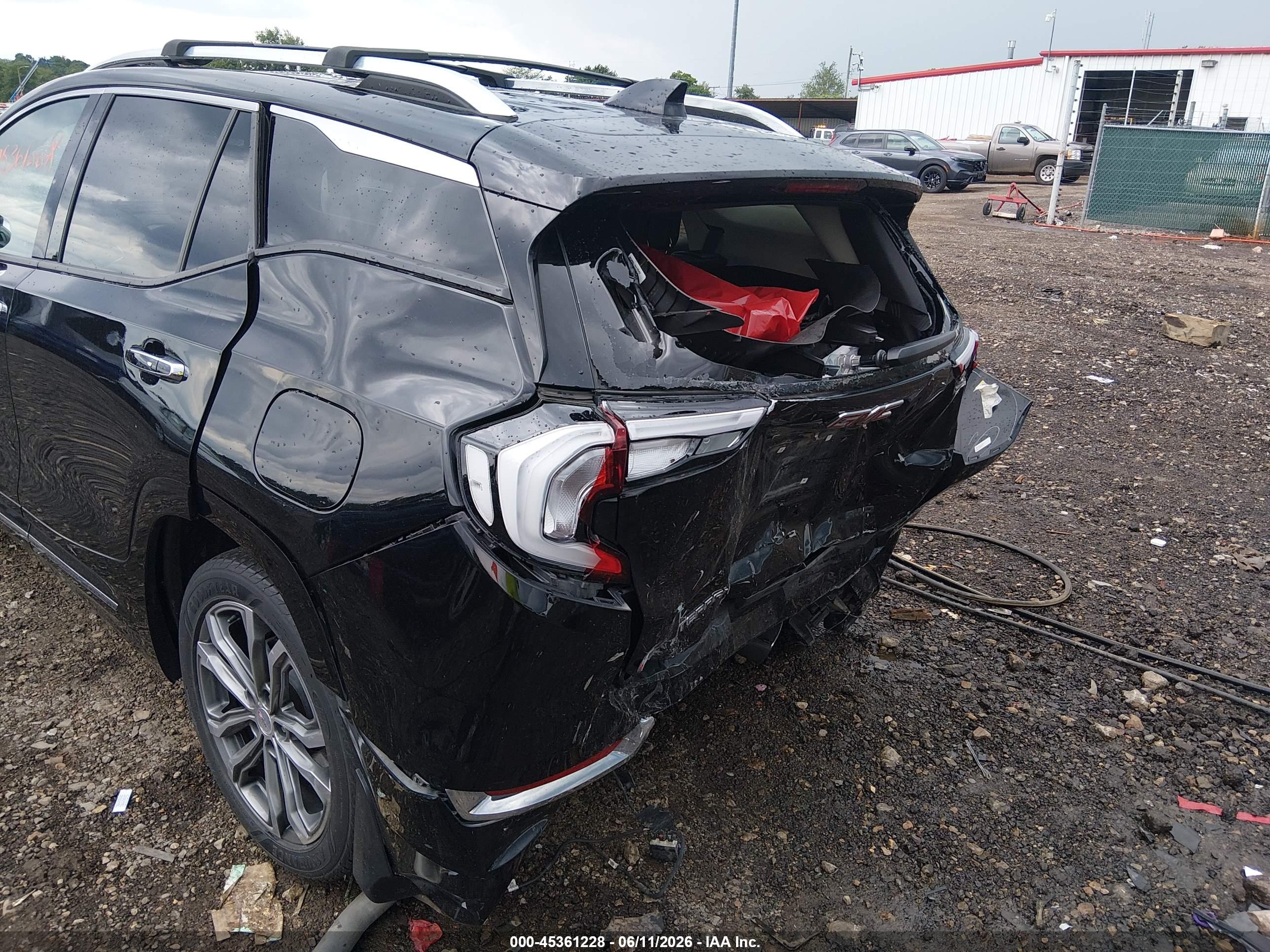 GMC TERRAIN image 6