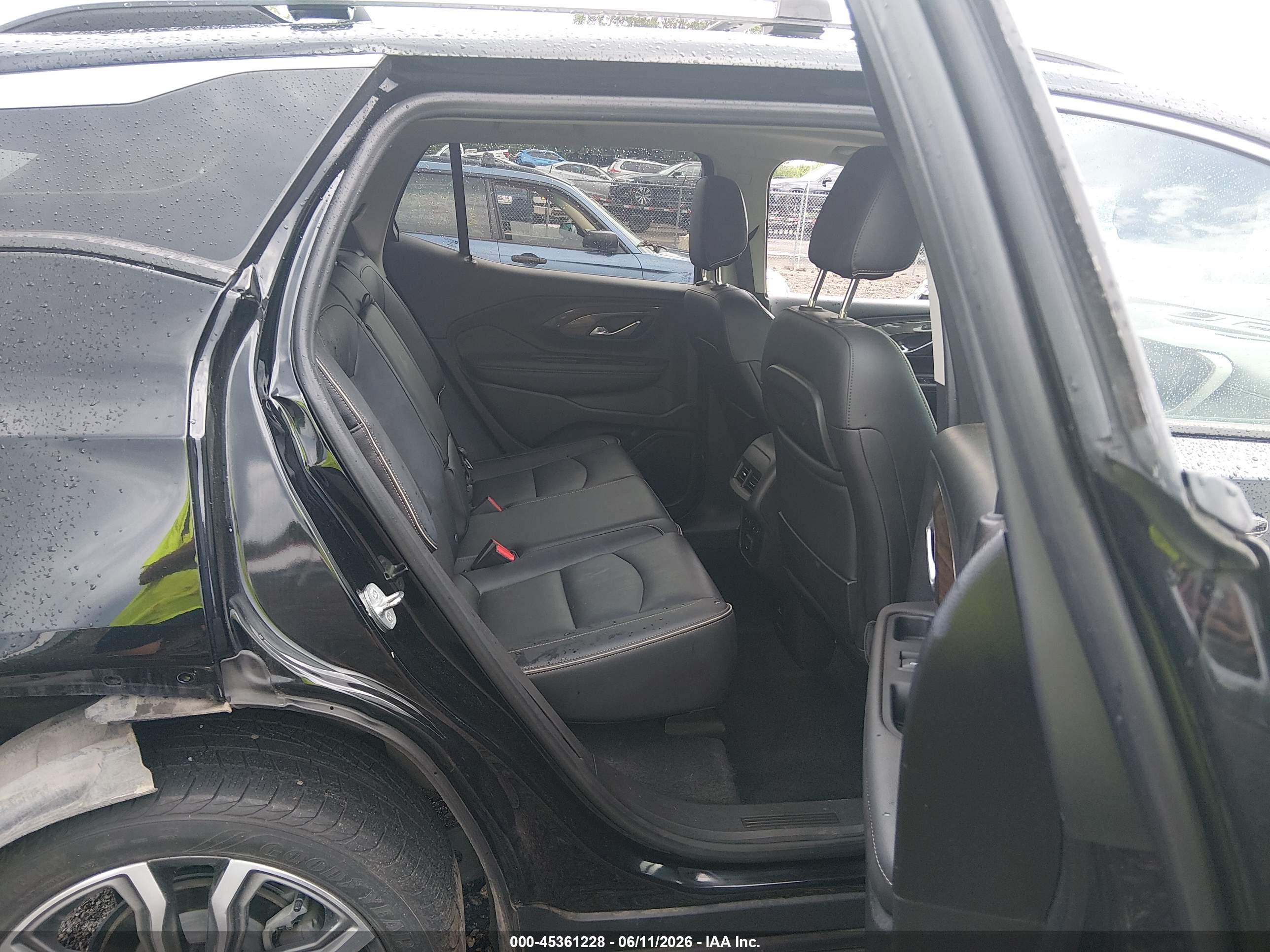 GMC TERRAIN image 8