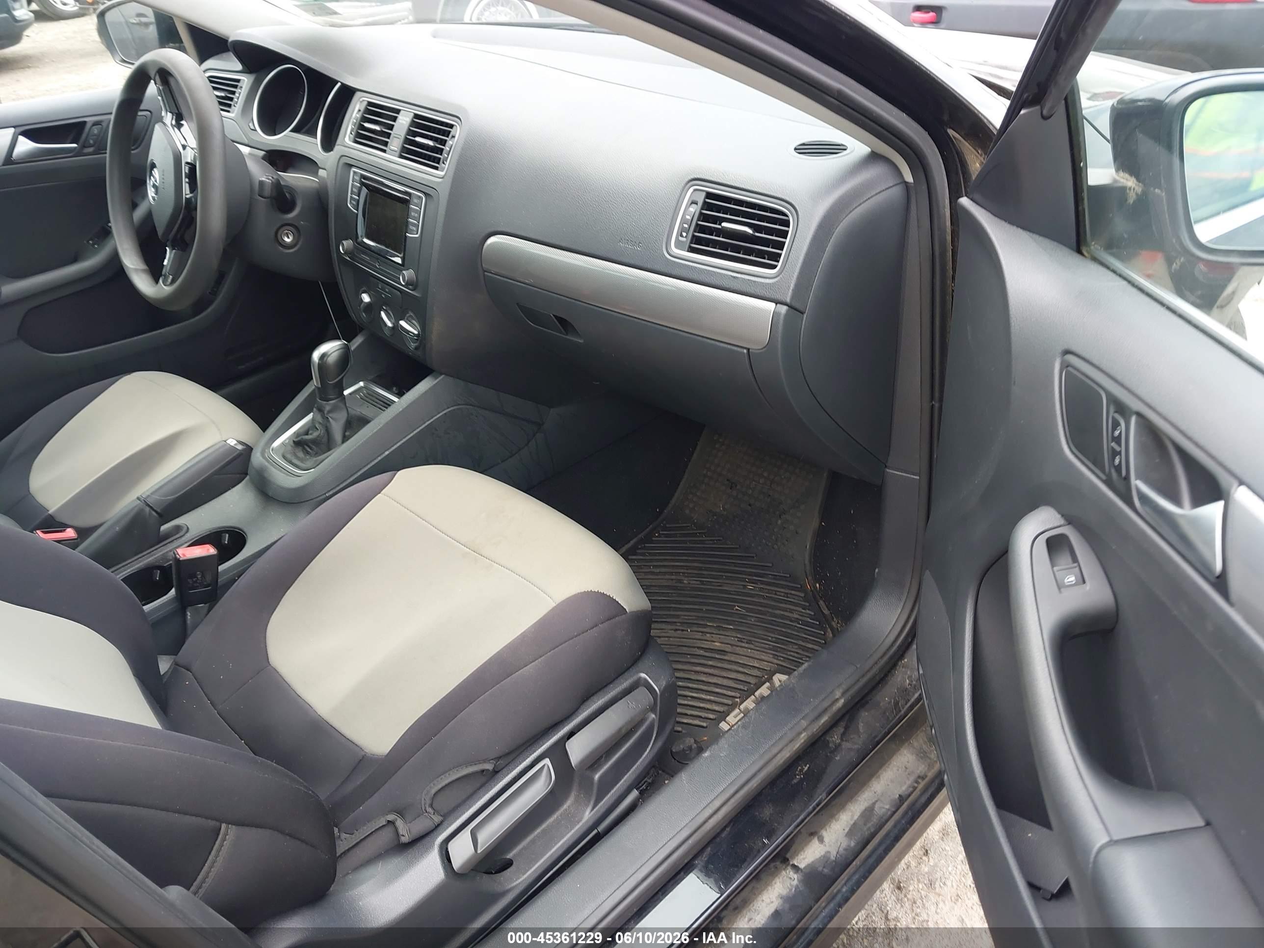 VOLKSWAGEN JETTA image 5