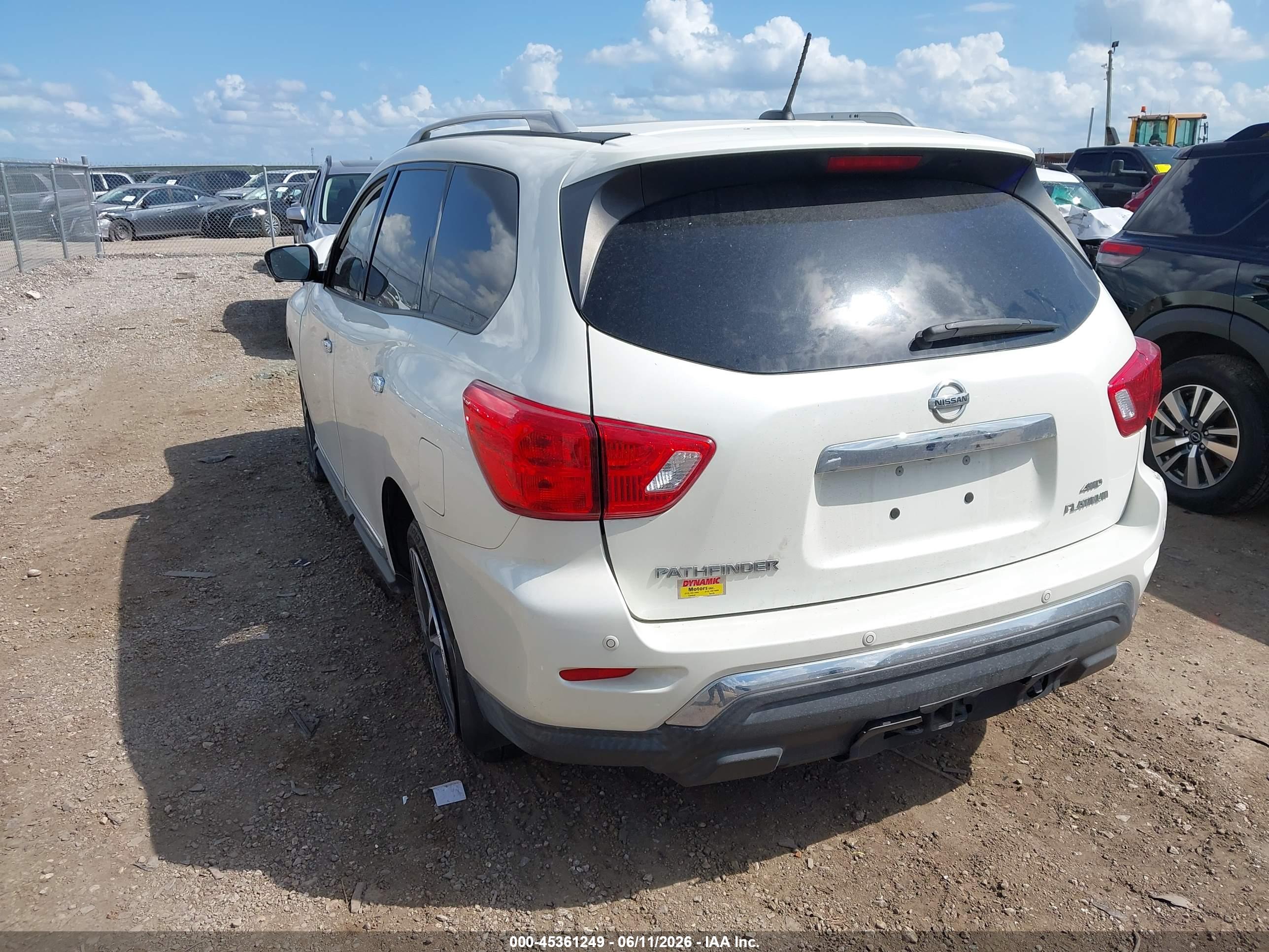 NISSAN PATHFINDER image 3