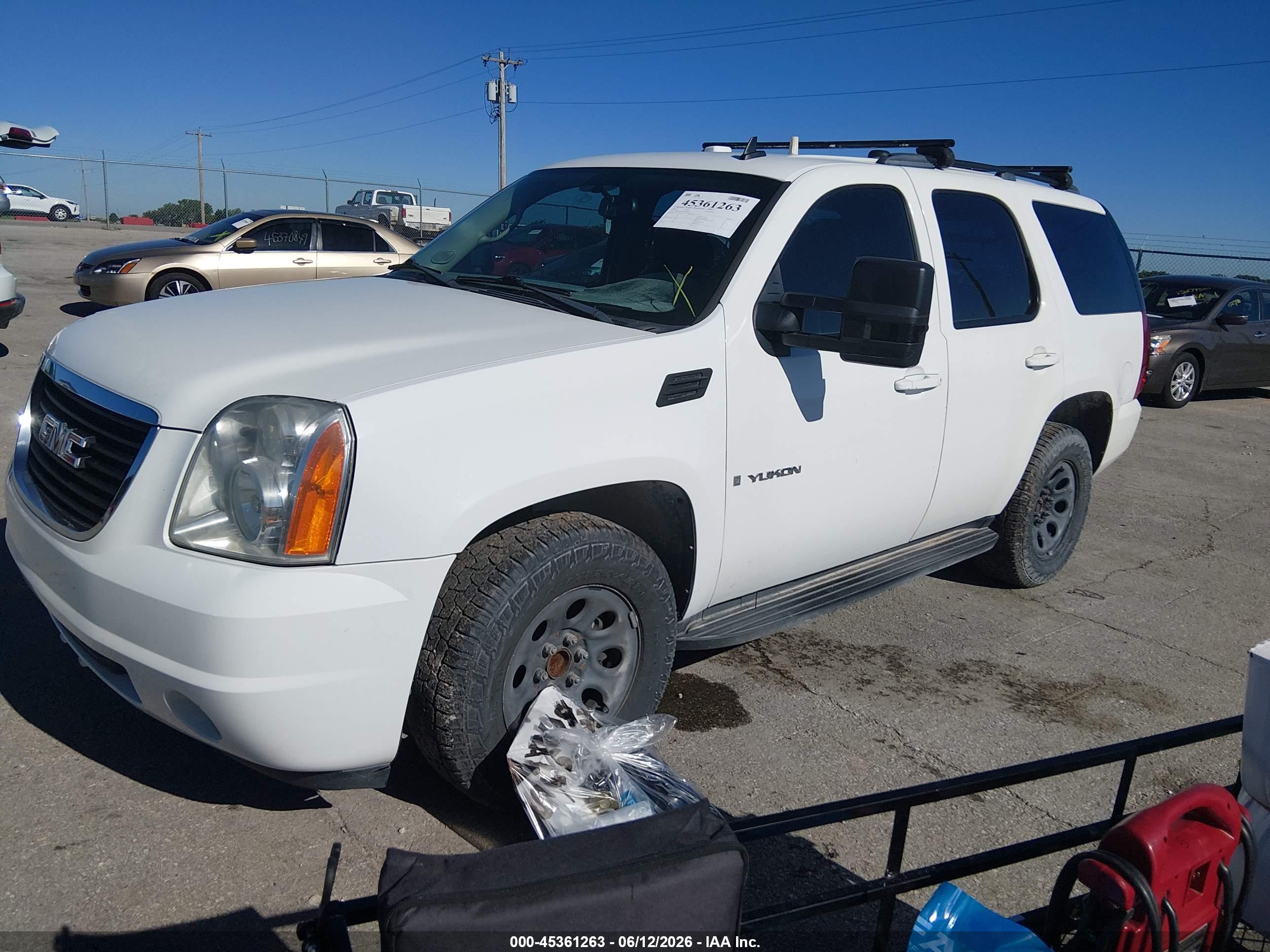 GMC YUKON image 2