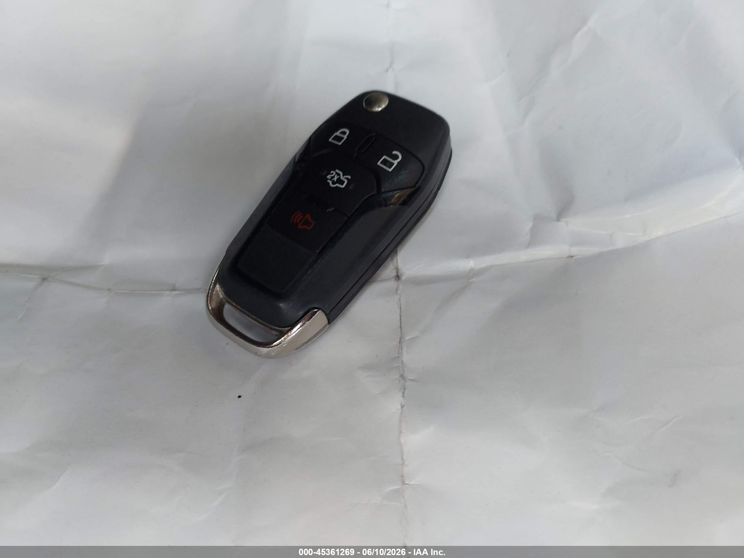 FORD FUSION image 11
