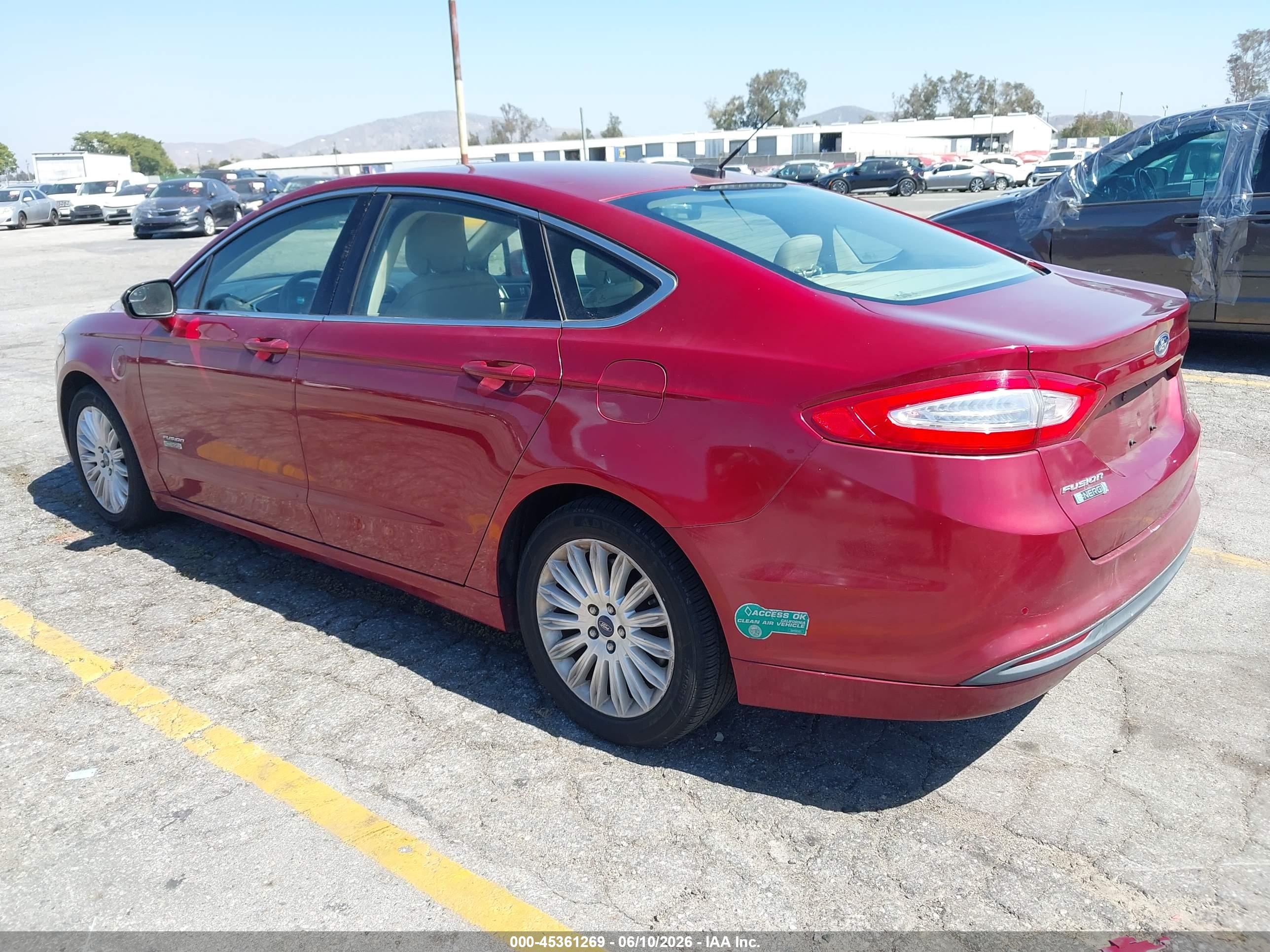 FORD FUSION image 3