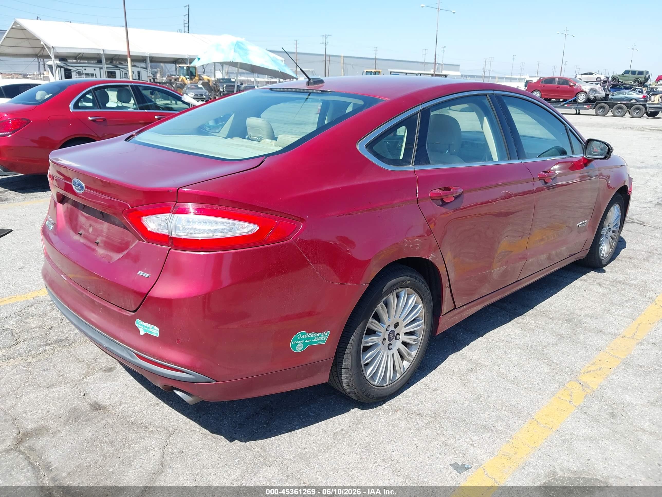 FORD FUSION image 4