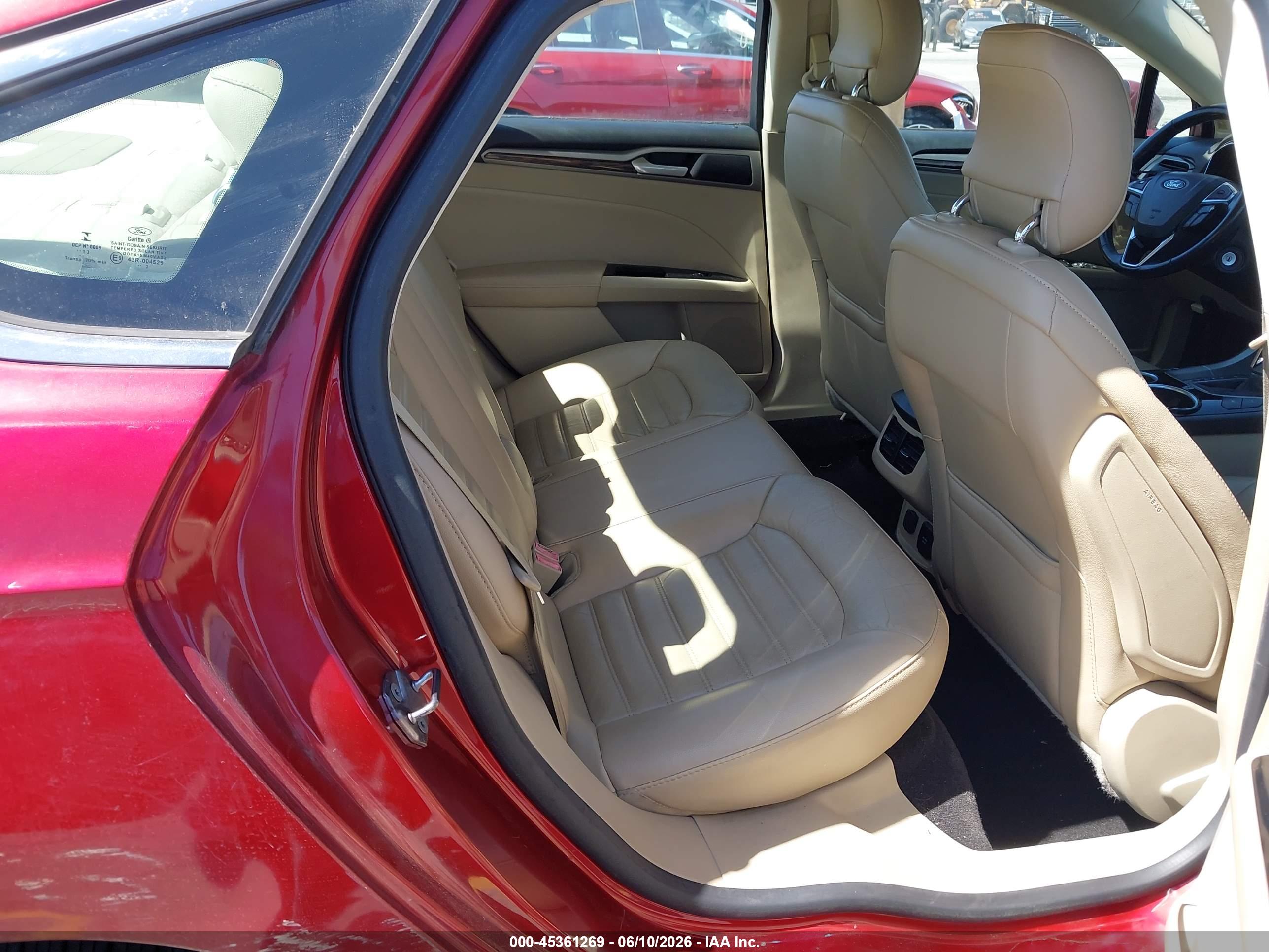 FORD FUSION image 8
