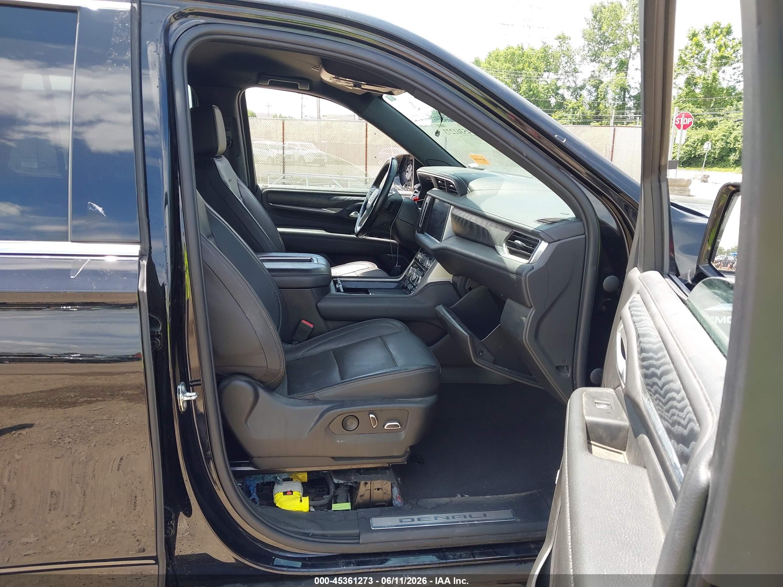GMC YUKON image 5
