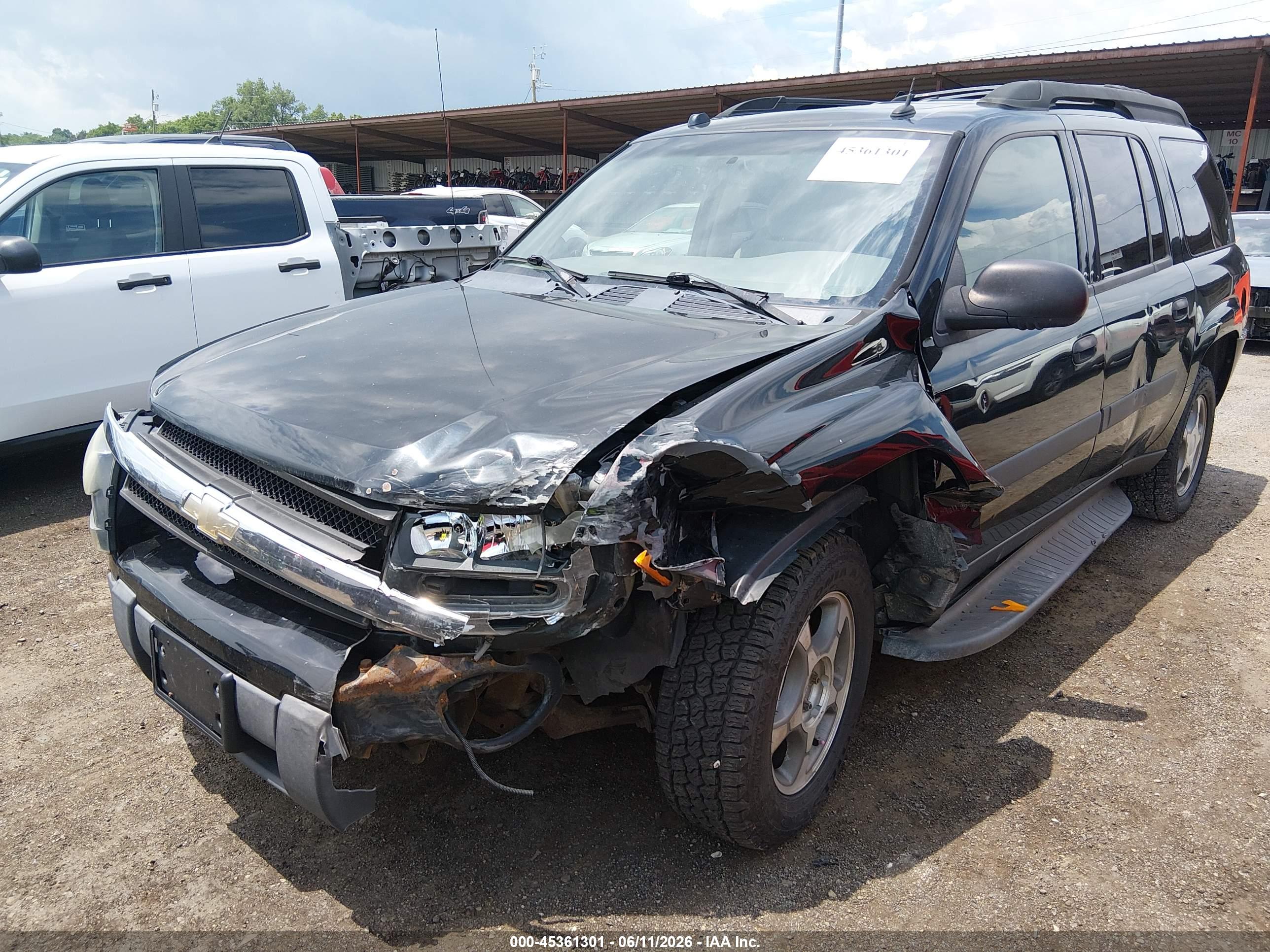 CHEVROLET TRAILBLAZER image 2