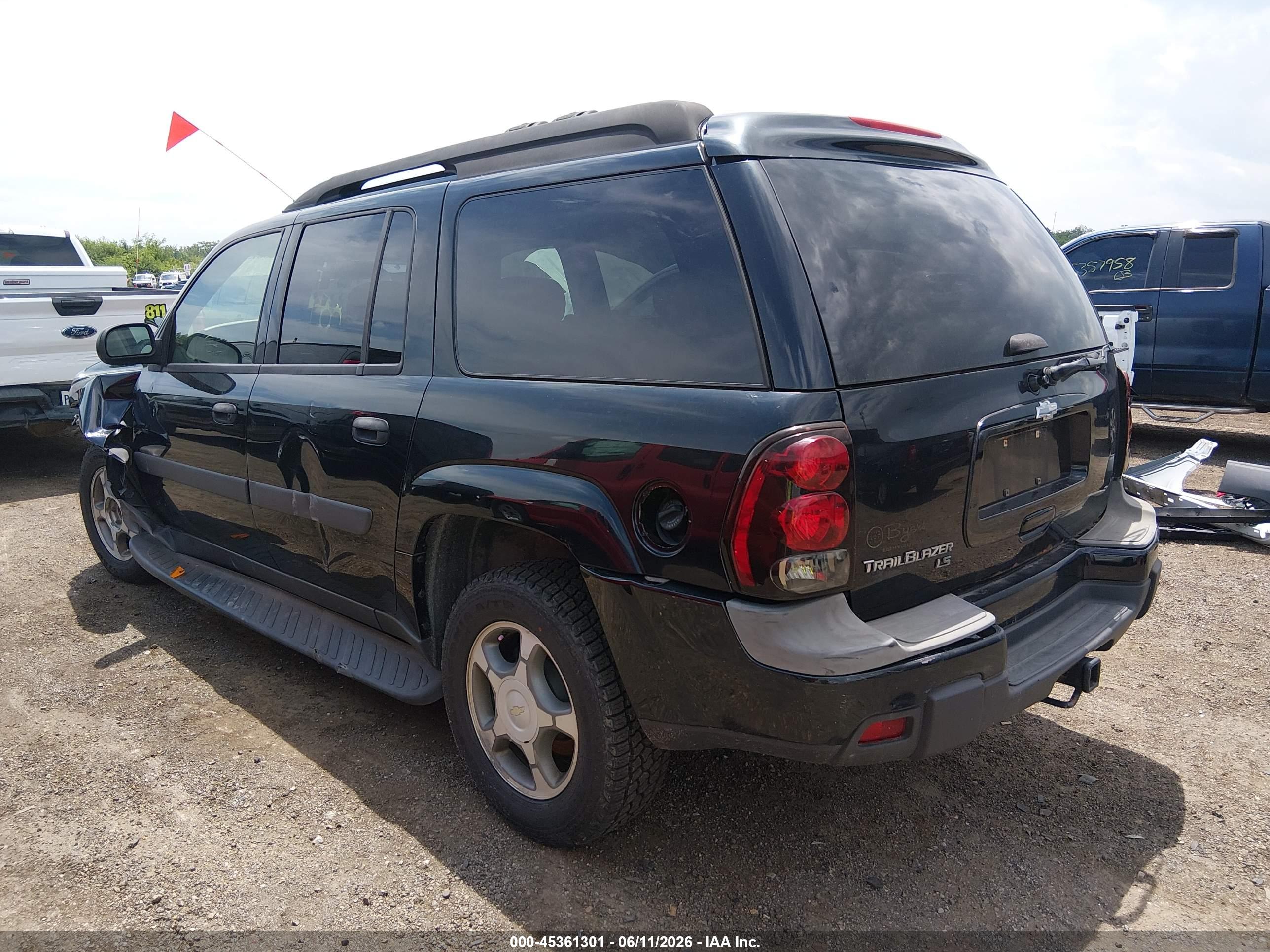 CHEVROLET TRAILBLAZER image 3