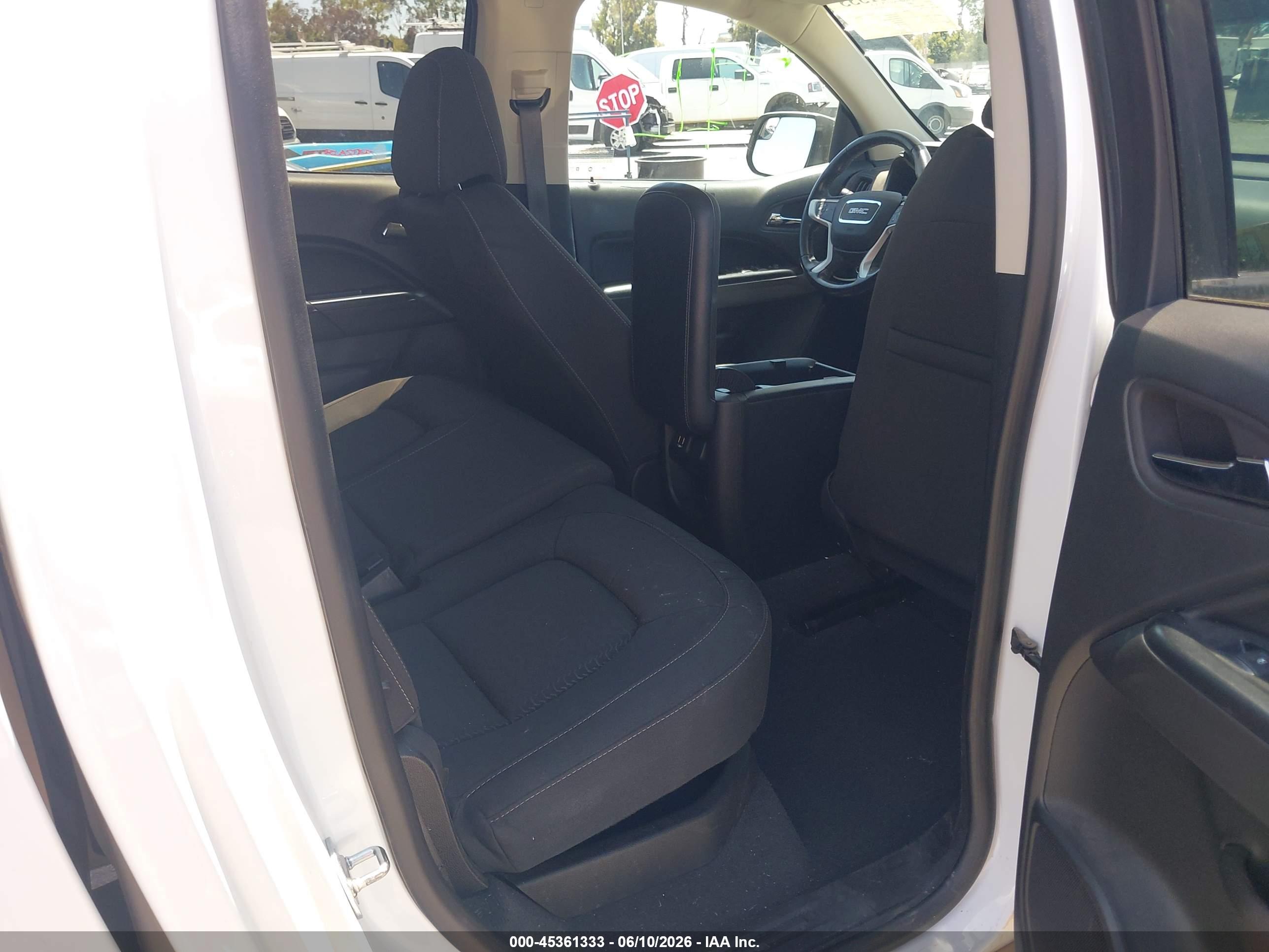 GMC CANYON image 8