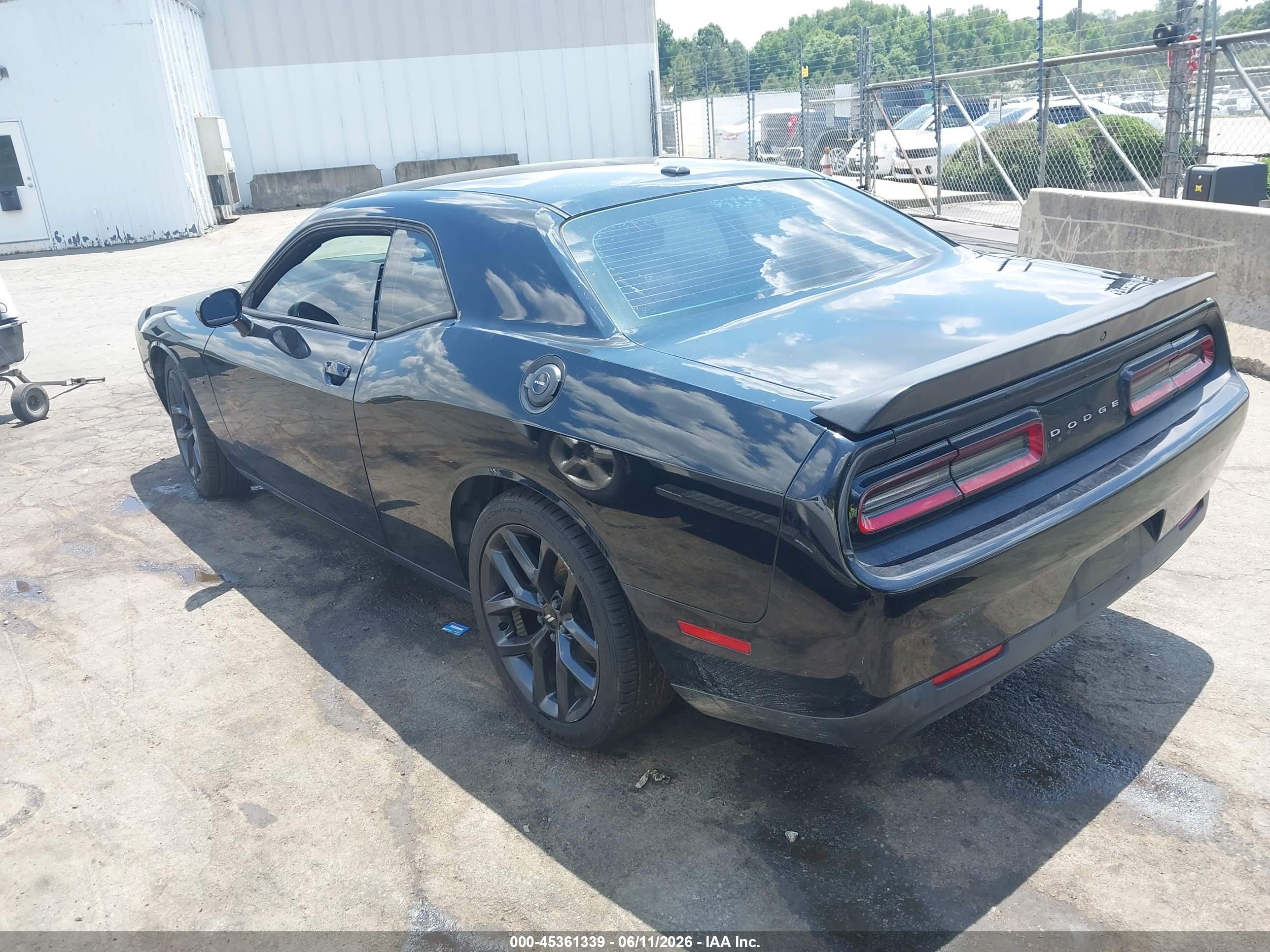 DODGE CHALLENGER image 3