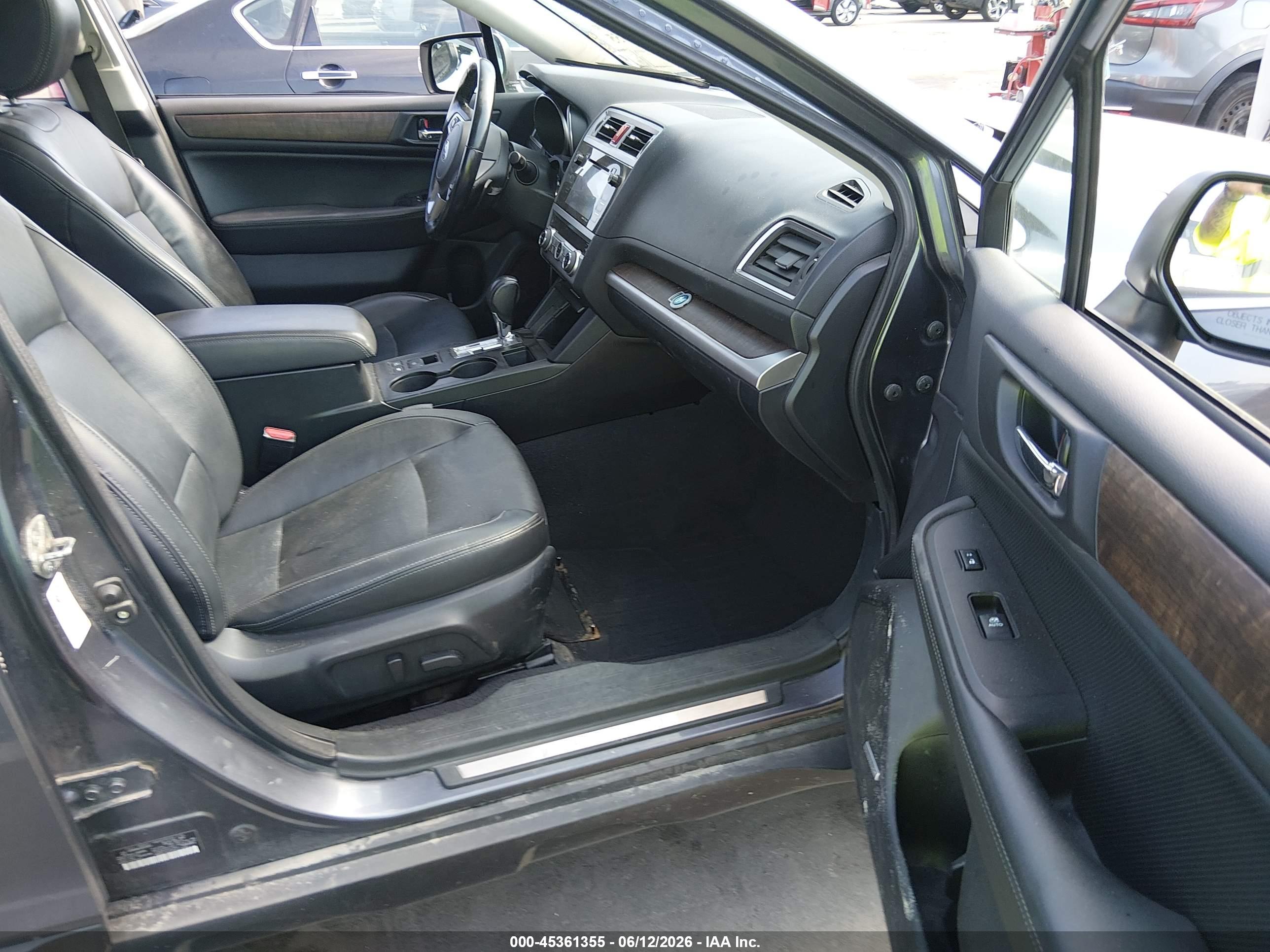 SUBARU OUTBACK image 5