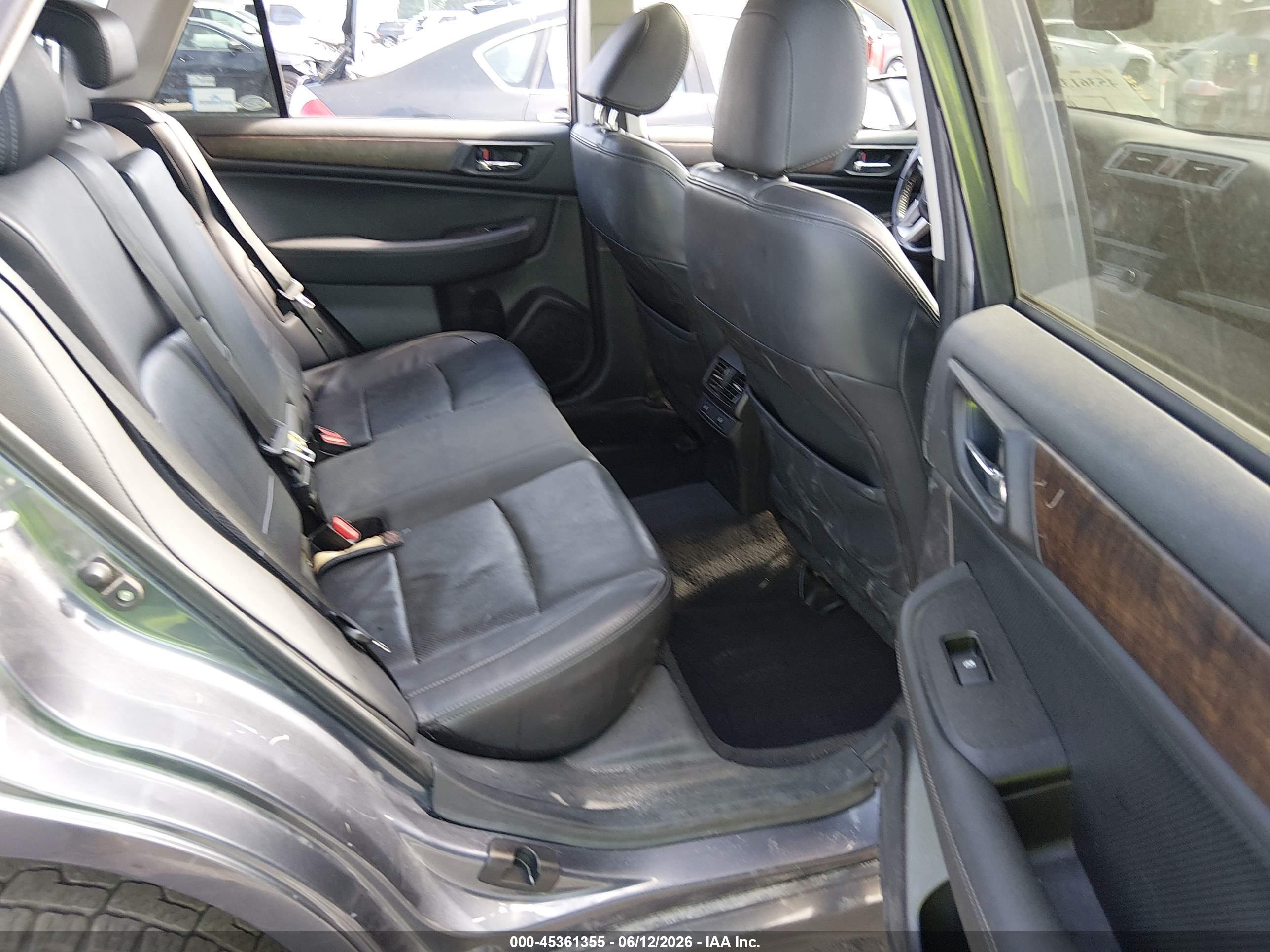 SUBARU OUTBACK image 8