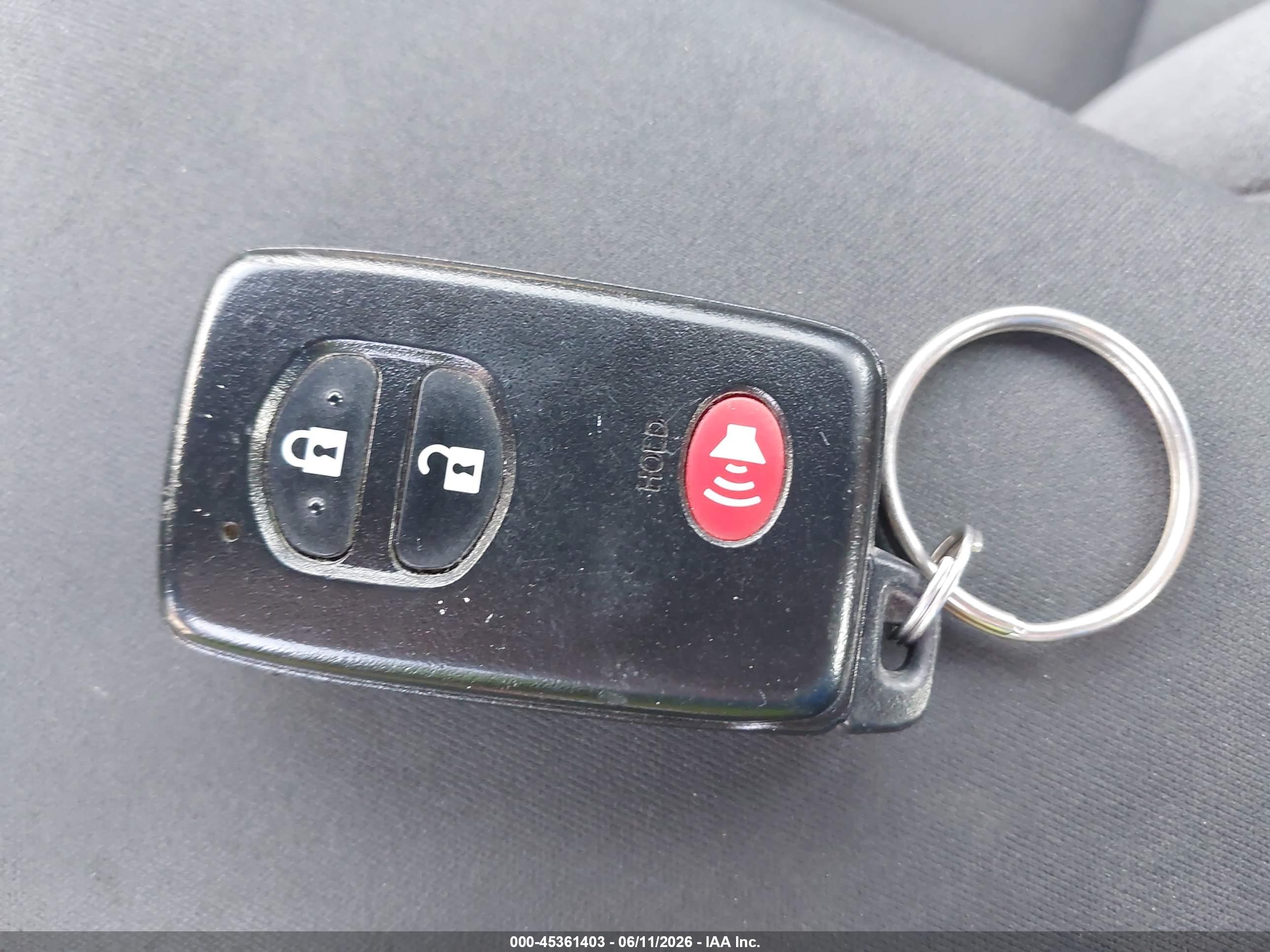 TOYOTA PRIUS image 11