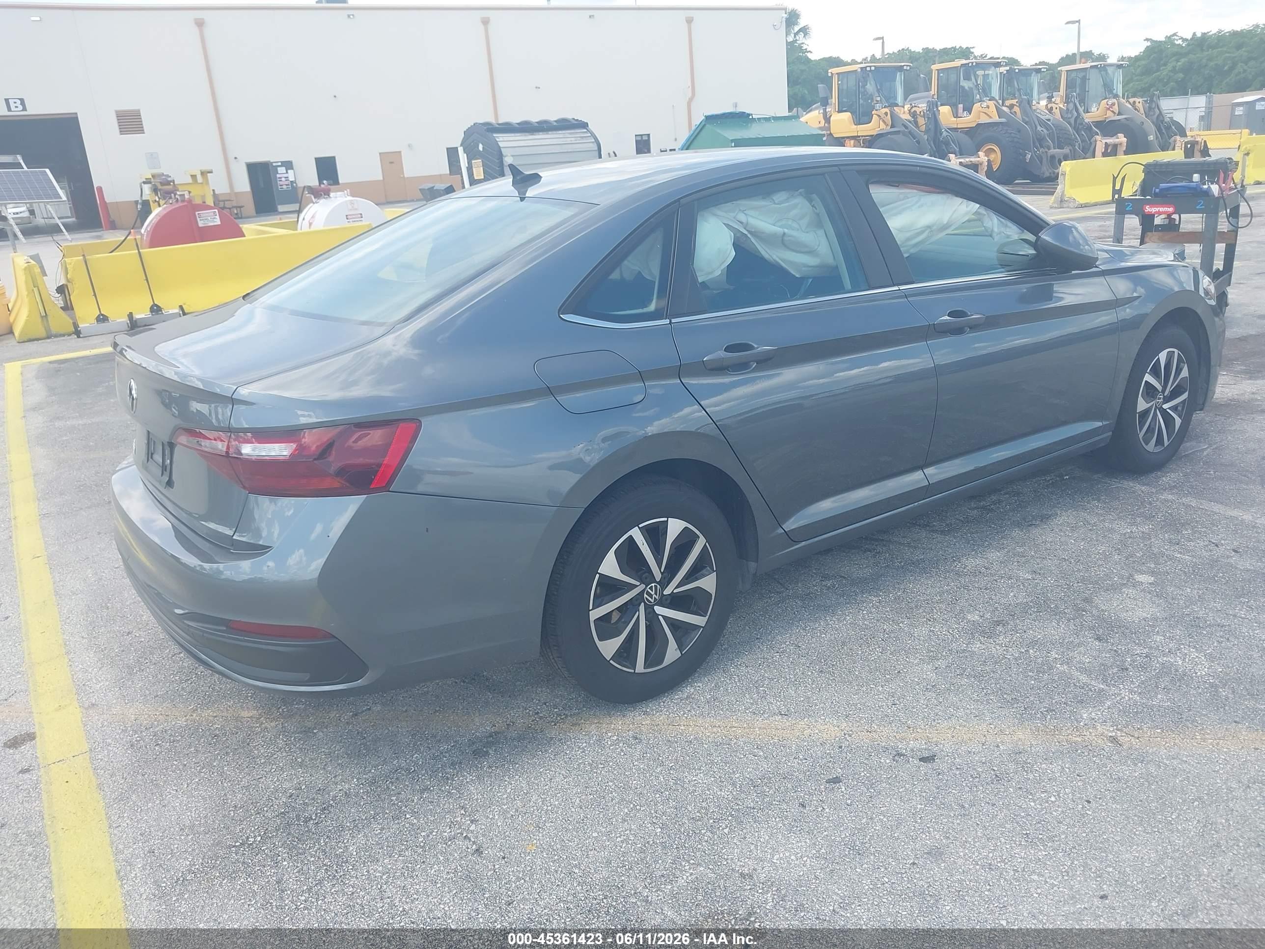 VOLKSWAGEN JETTA image 4
