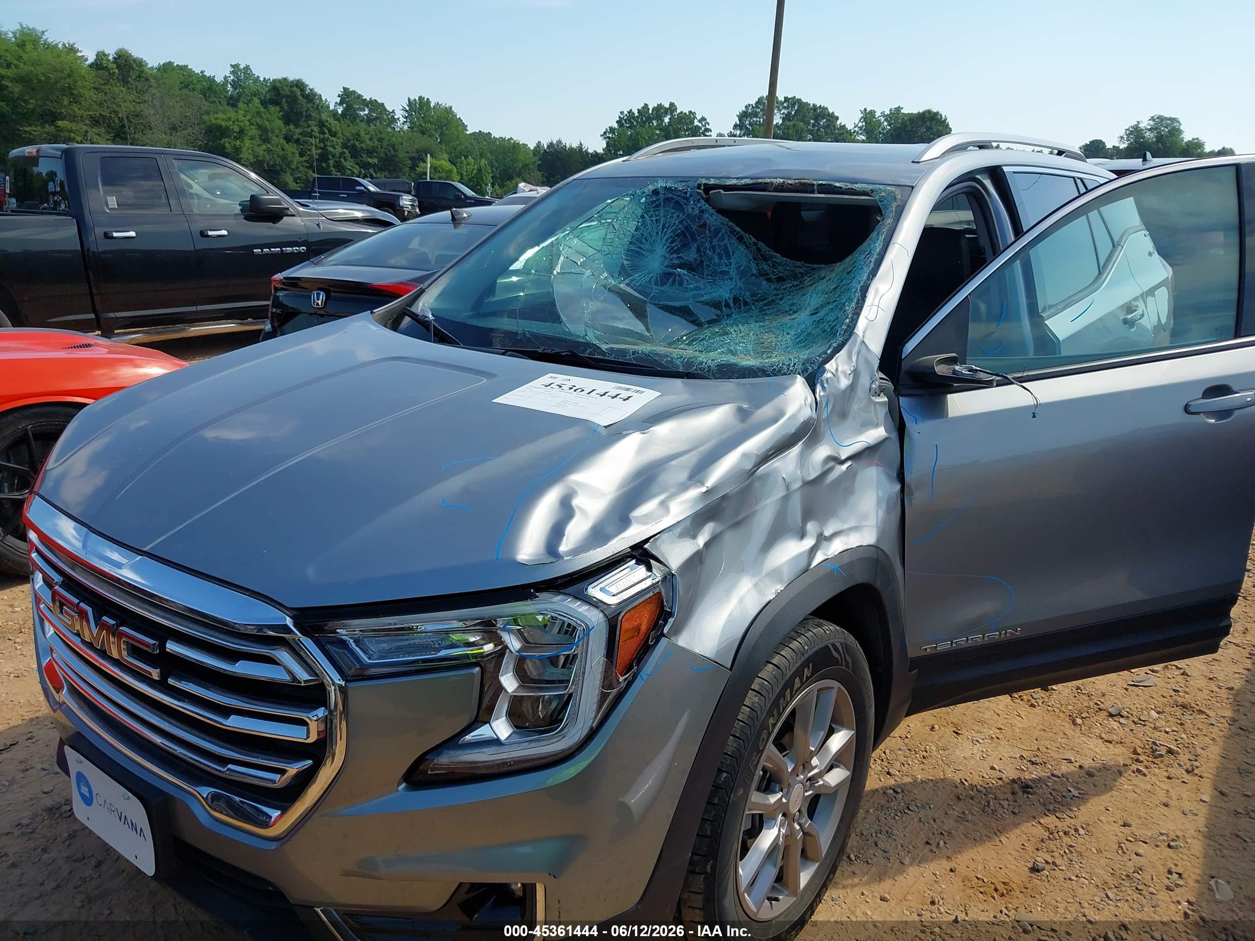 GMC TERRAIN image 6