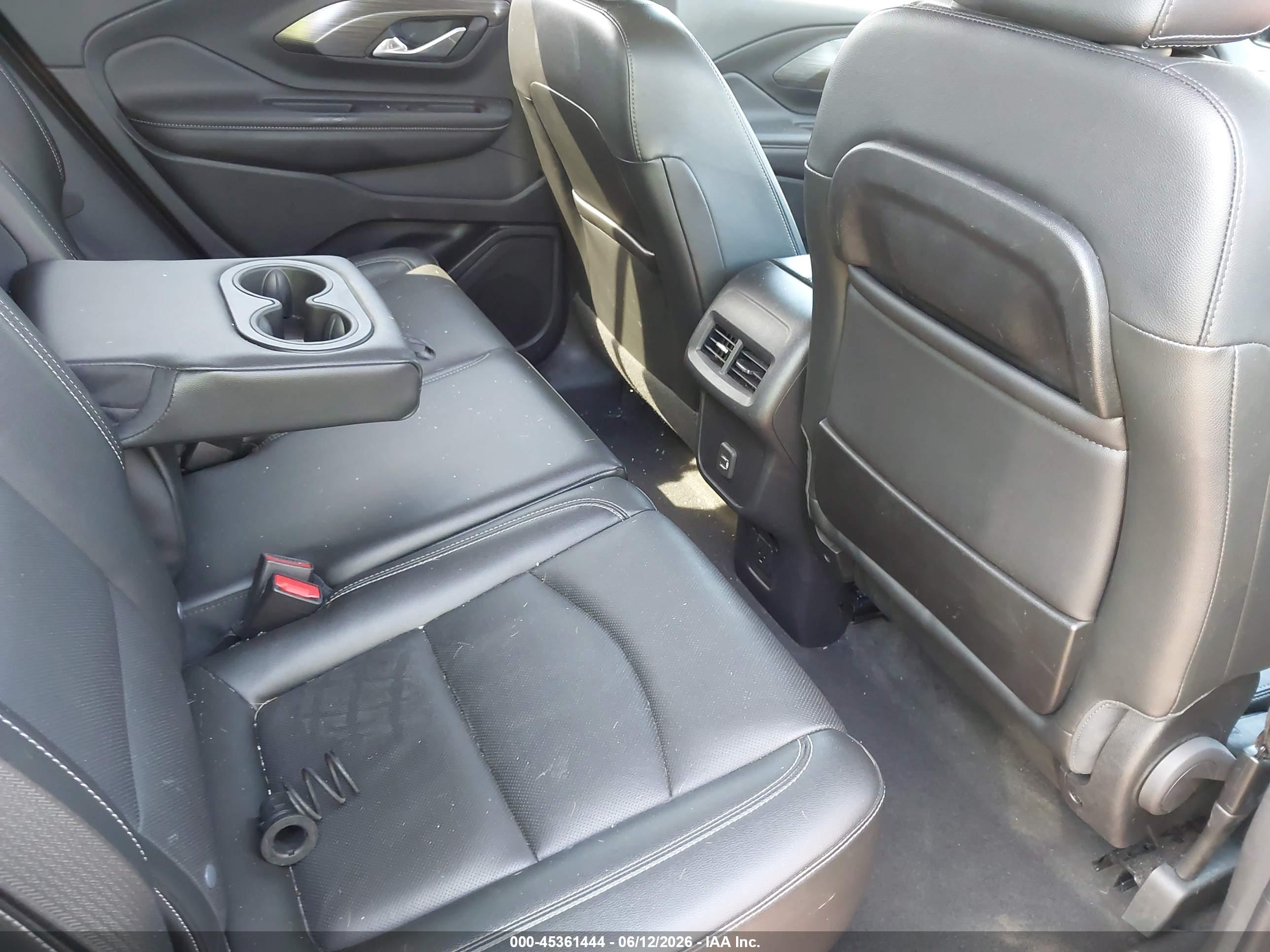 GMC TERRAIN image 8