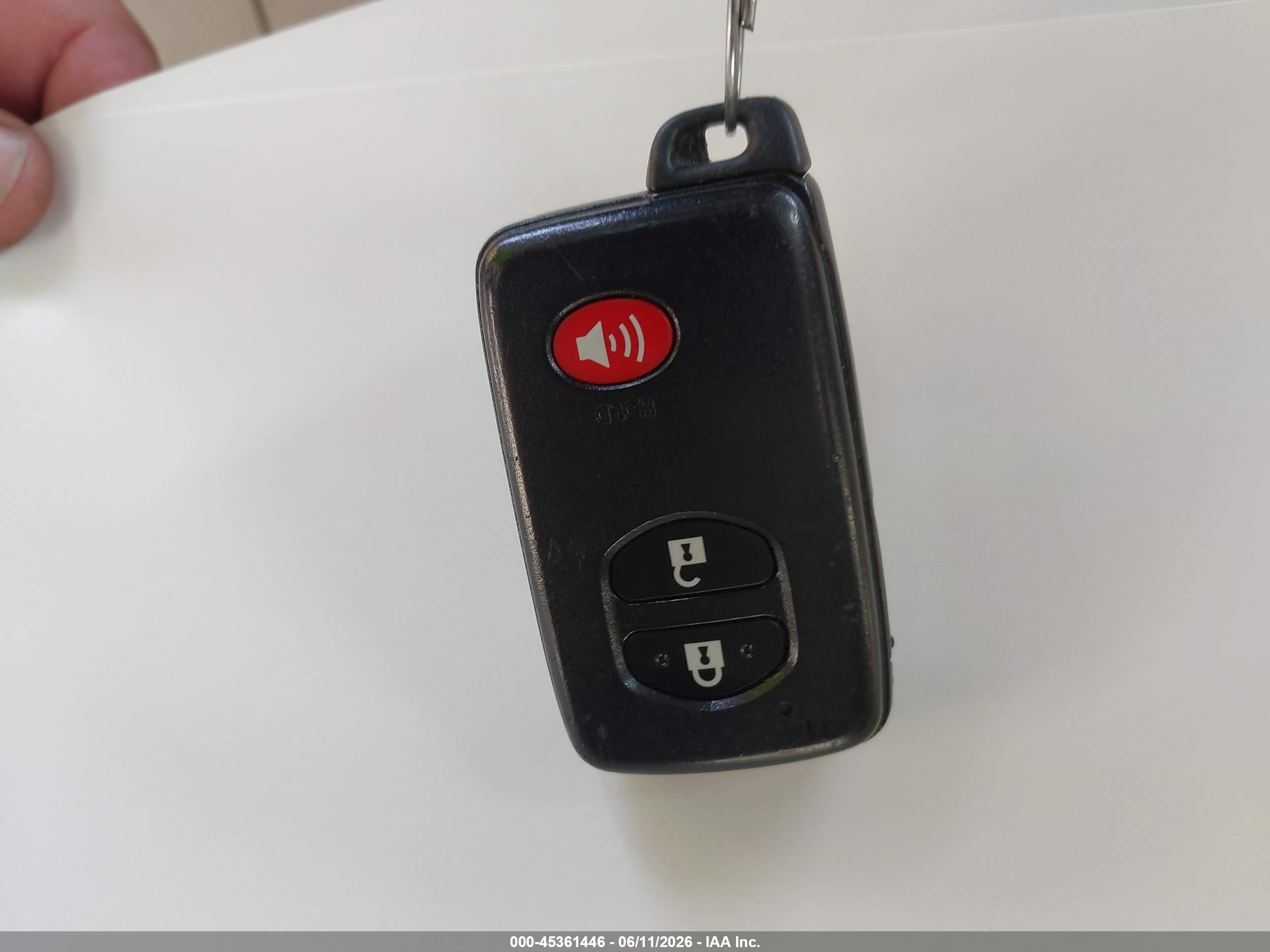 TOYOTA PRIUS image 11