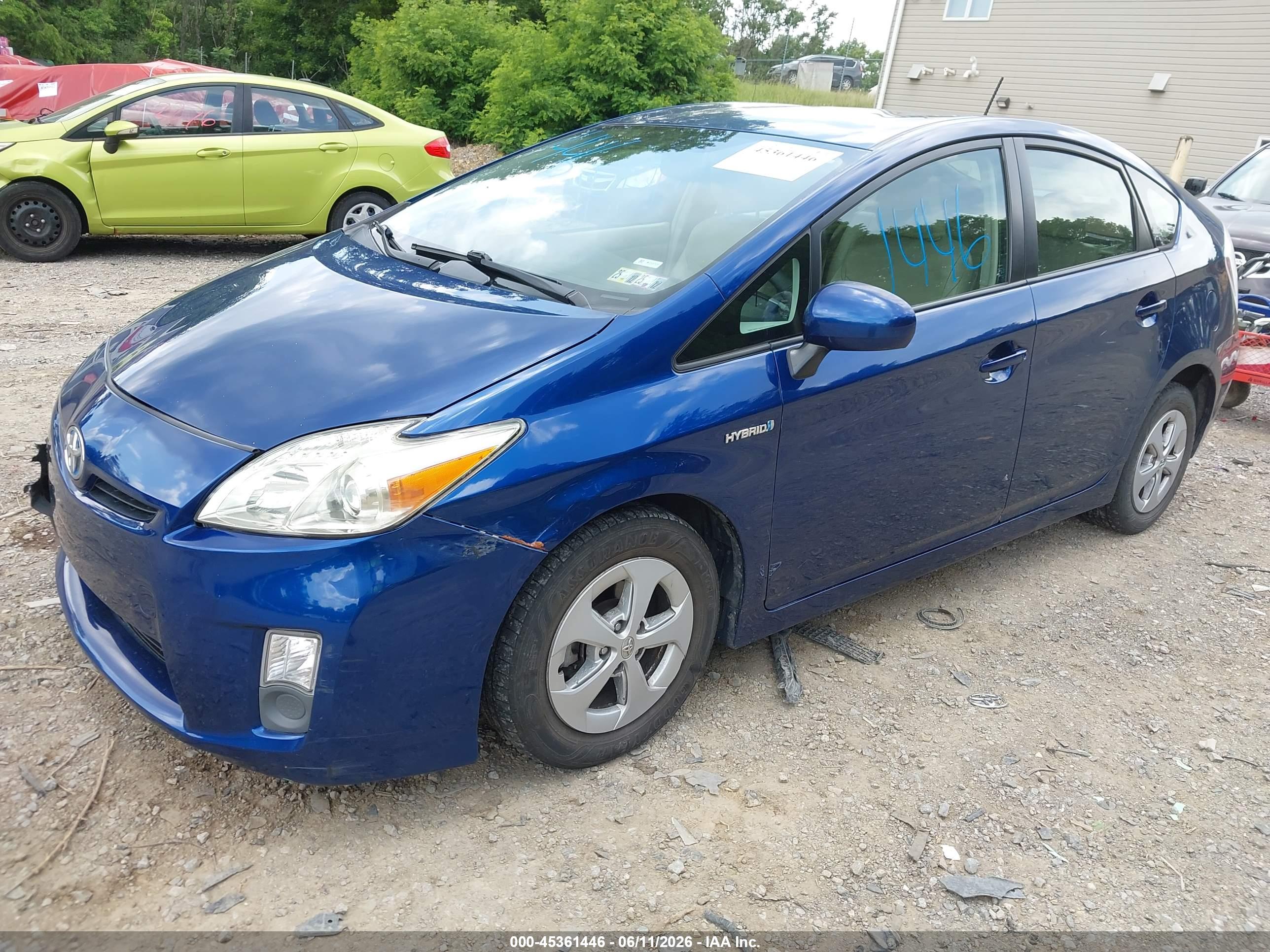 TOYOTA PRIUS image 2