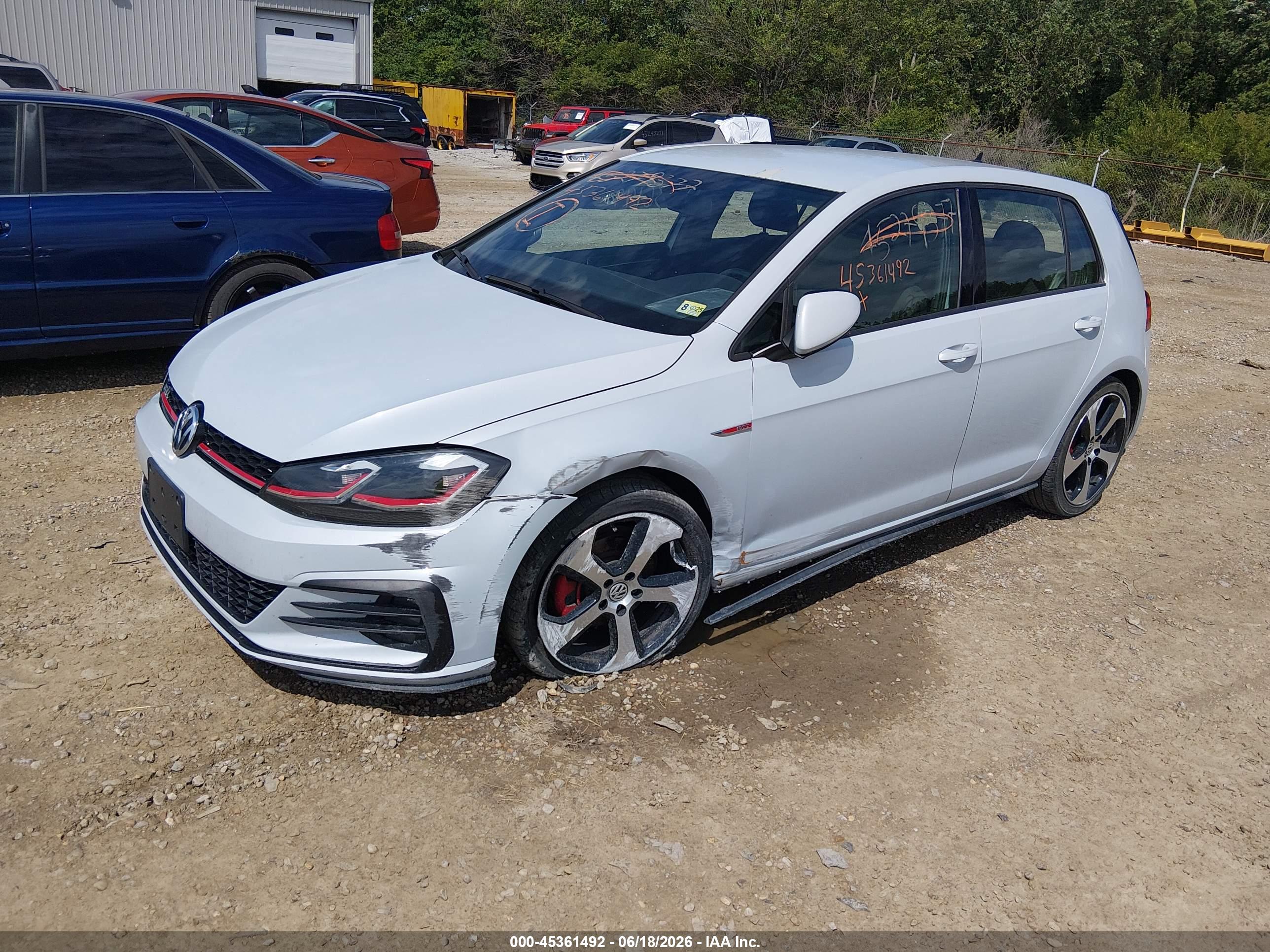 VOLKSWAGEN GOLF image 2