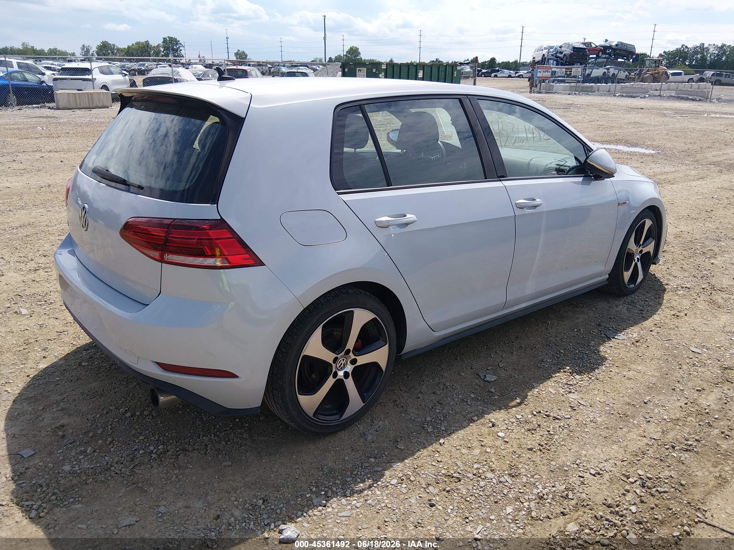 VOLKSWAGEN GOLF image 4