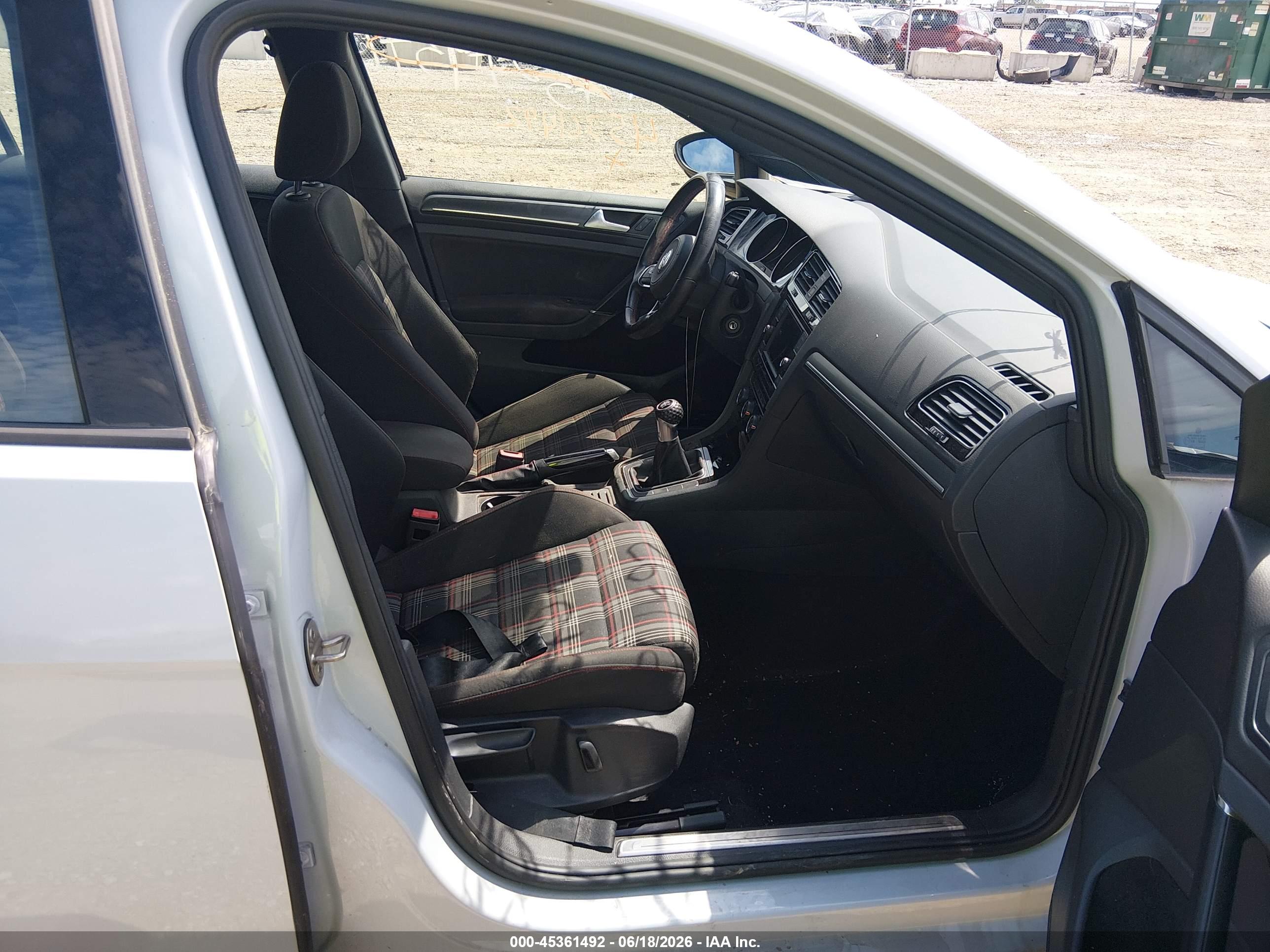 VOLKSWAGEN GOLF image 5