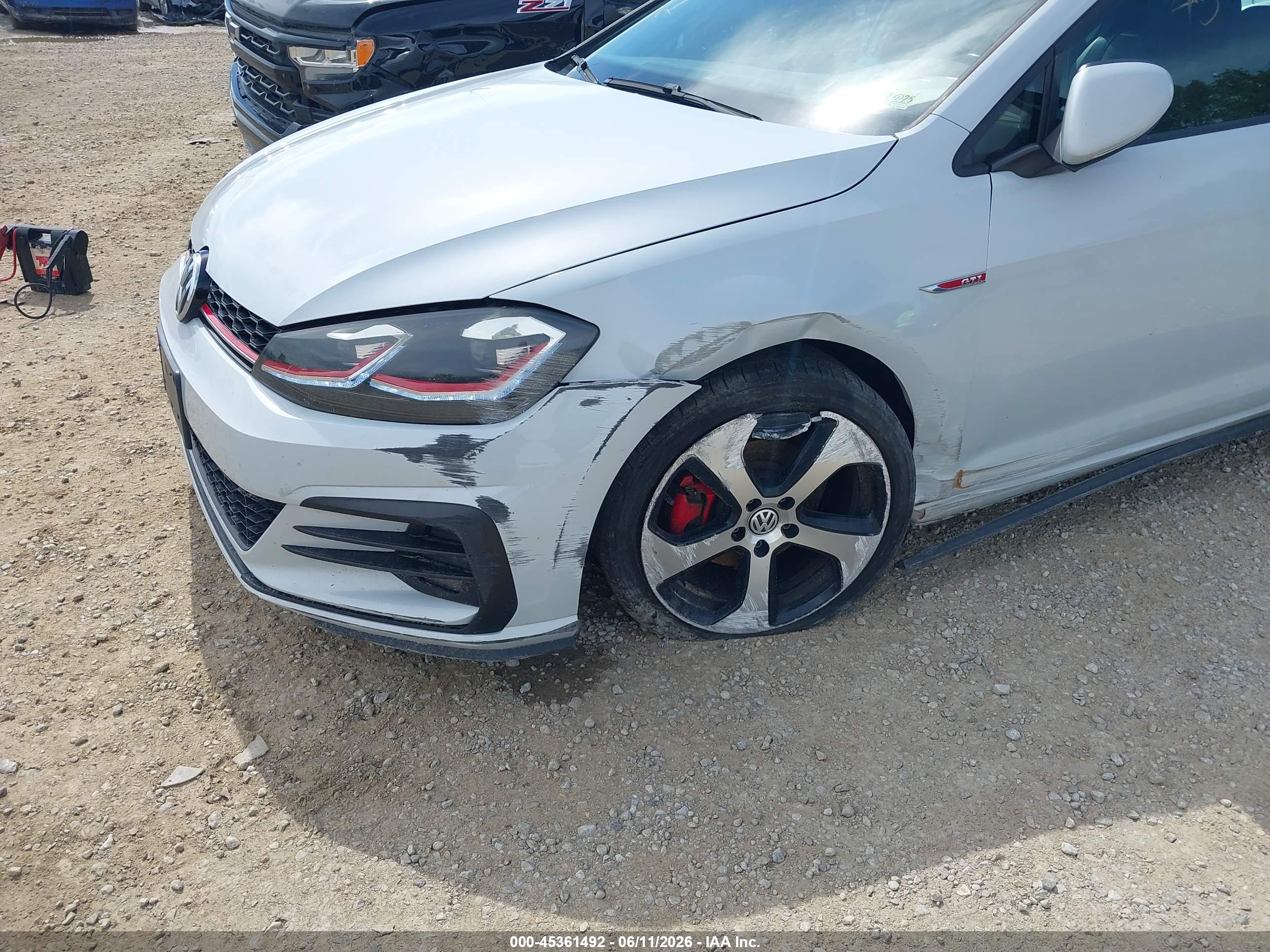 VOLKSWAGEN GOLF image 6