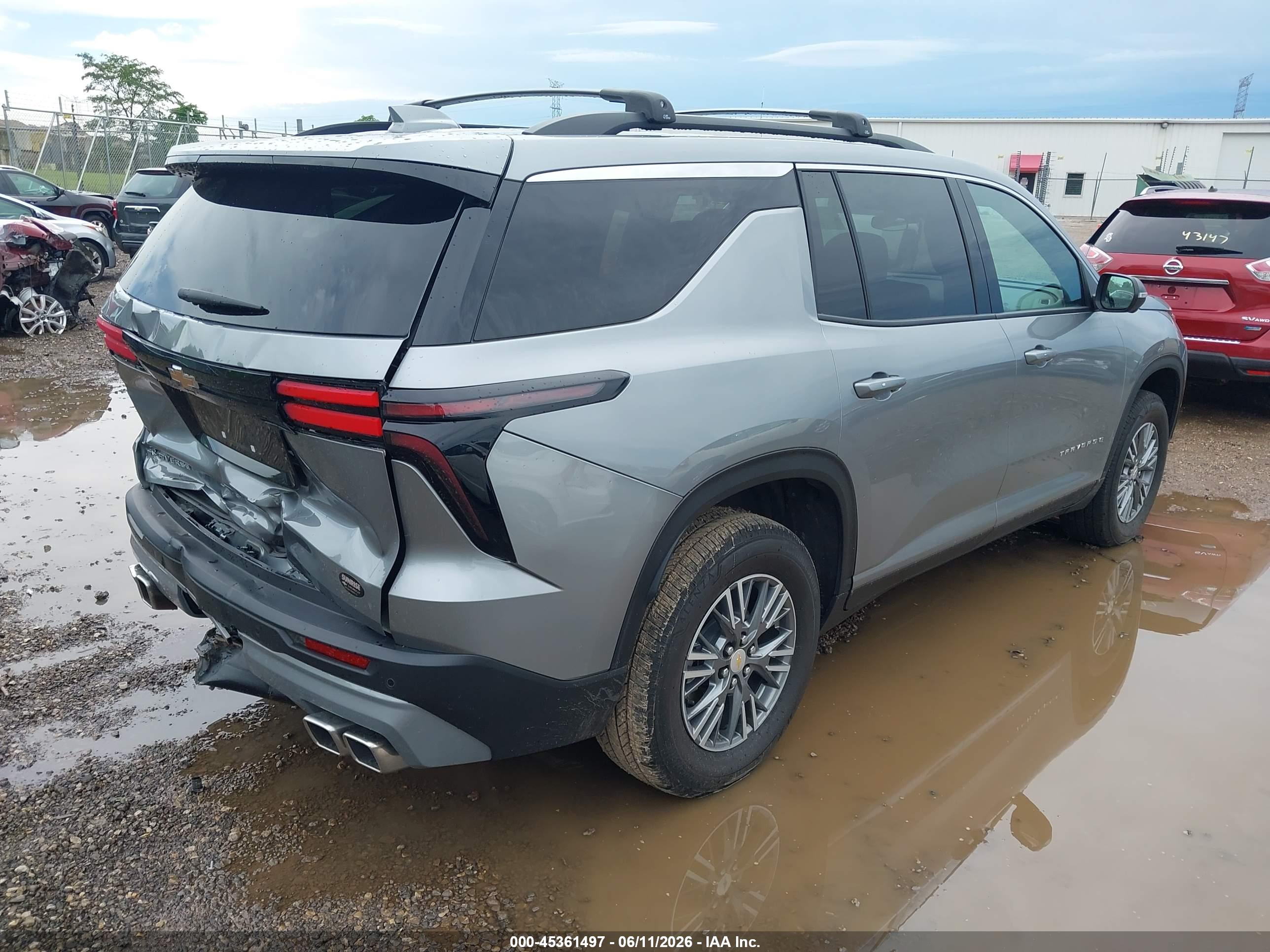 CHEVROLET TRAVERSE image 4