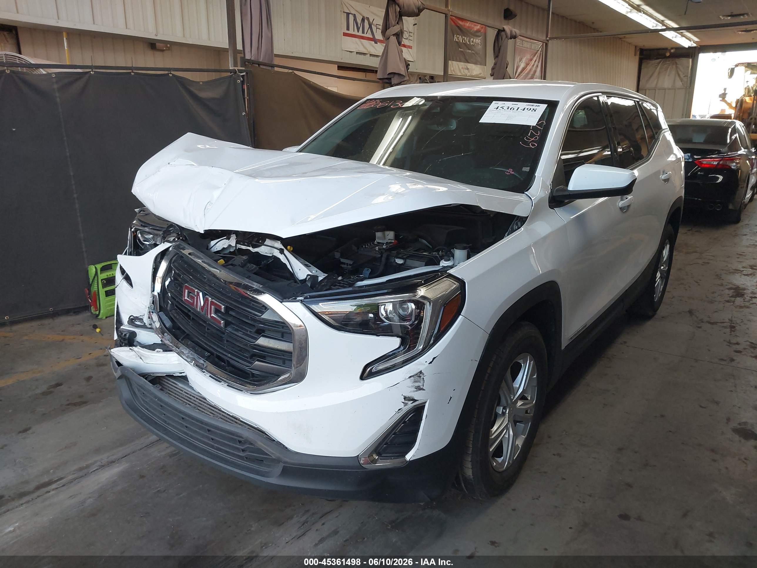 GMC TERRAIN image 2