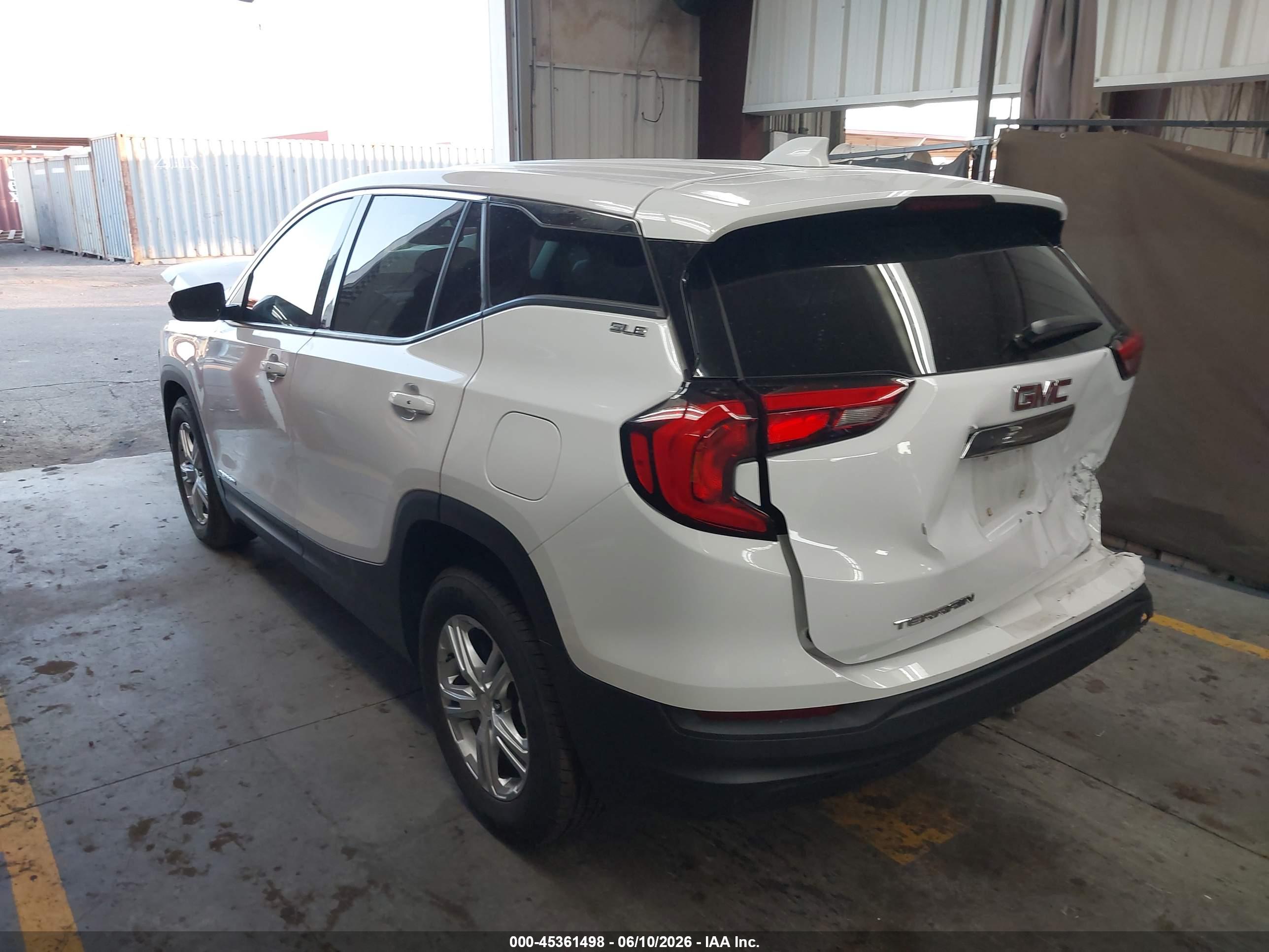 GMC TERRAIN image 3