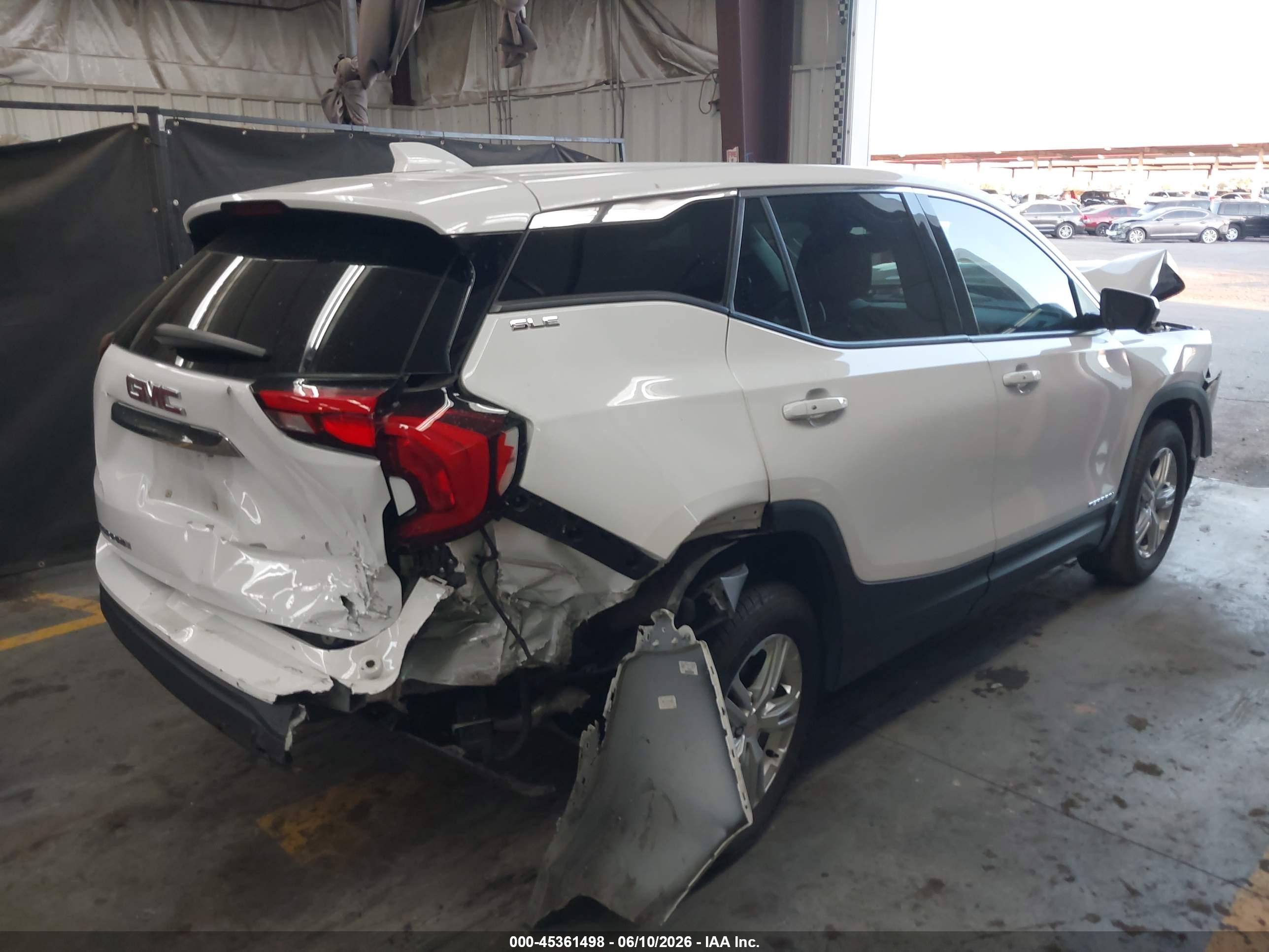 GMC TERRAIN image 4