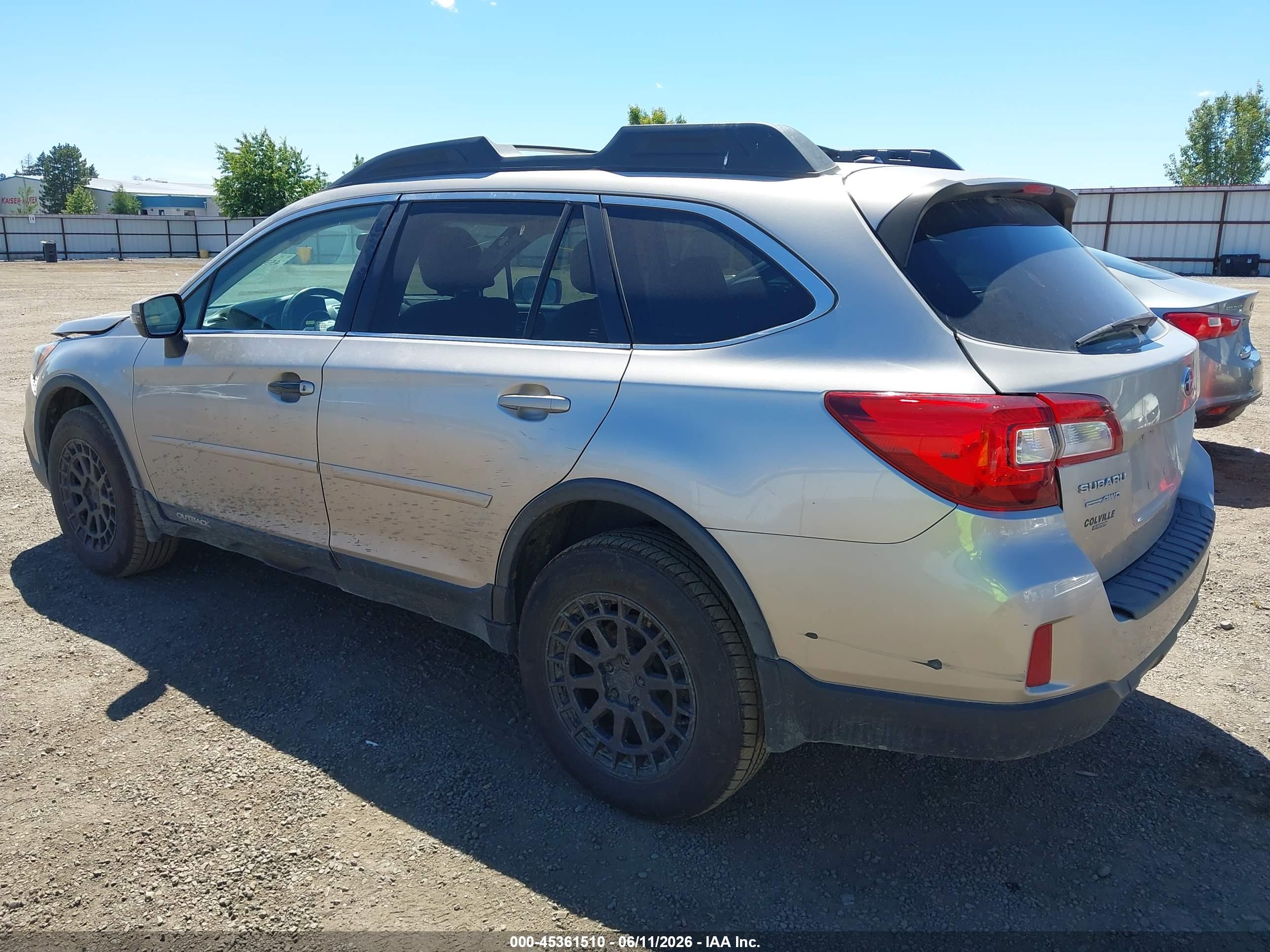 SUBARU OUTBACK image 3