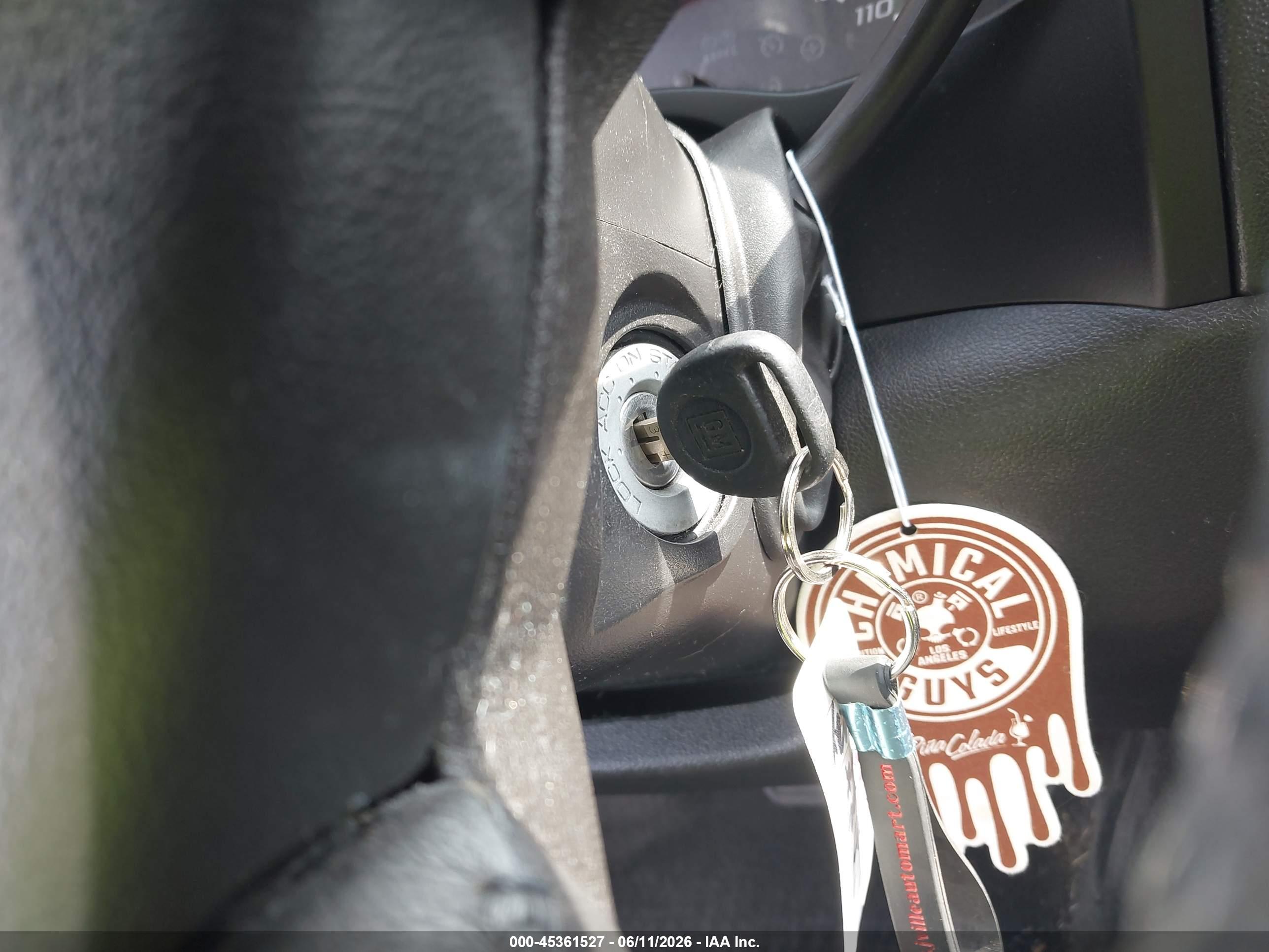 CHEVROLET COLORADO image 11
