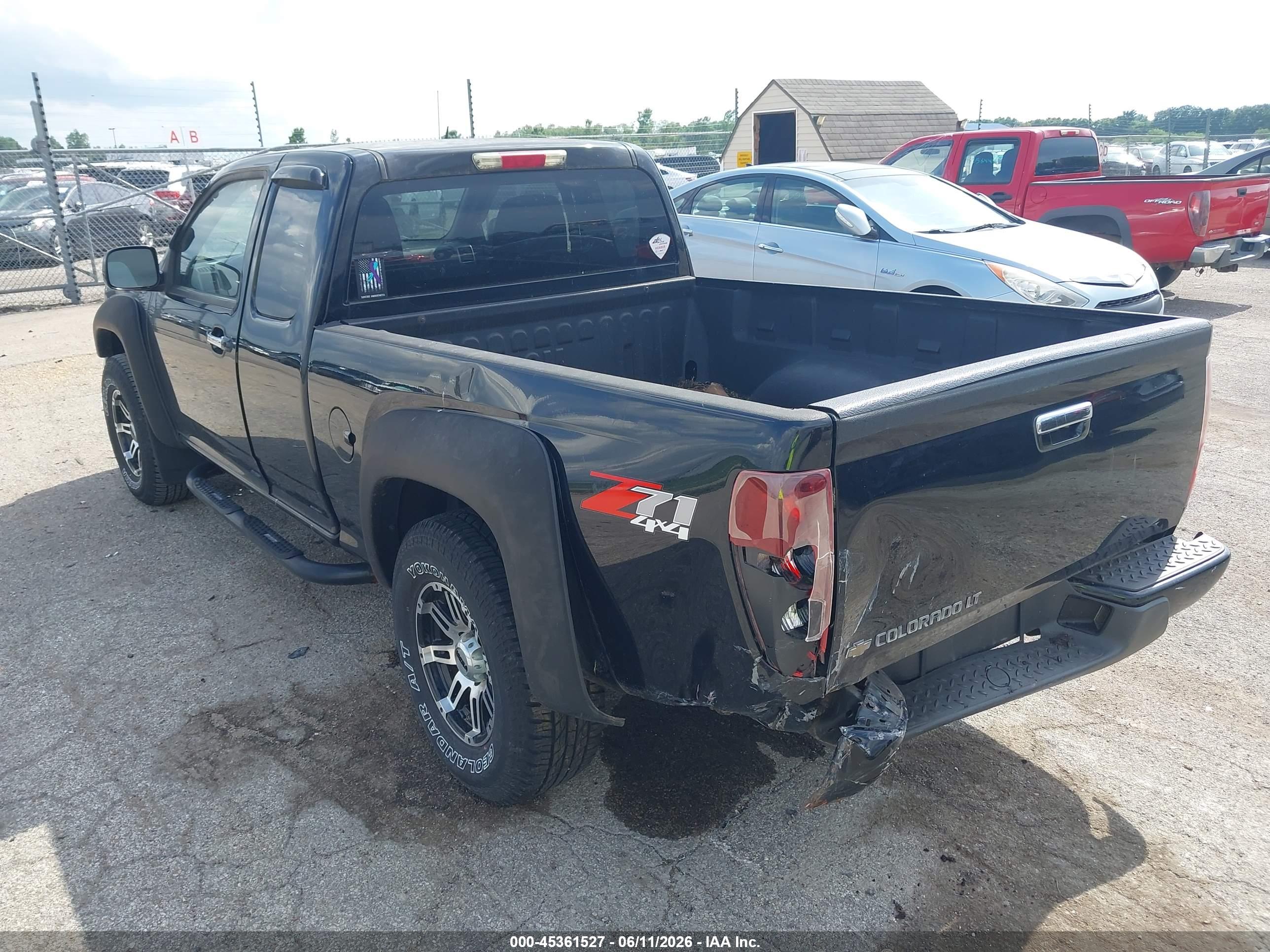 CHEVROLET COLORADO image 3