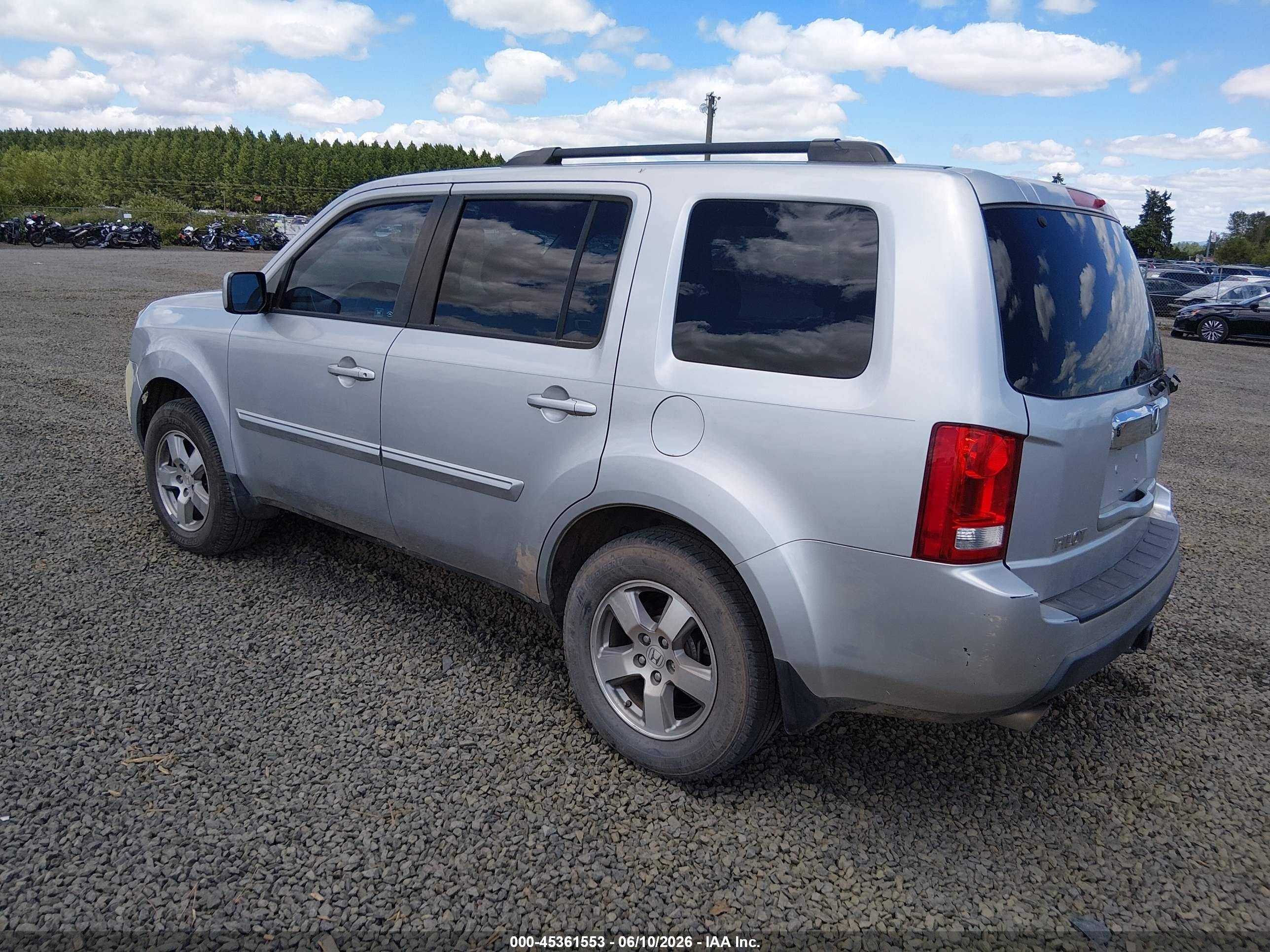 HONDA PILOT image 3