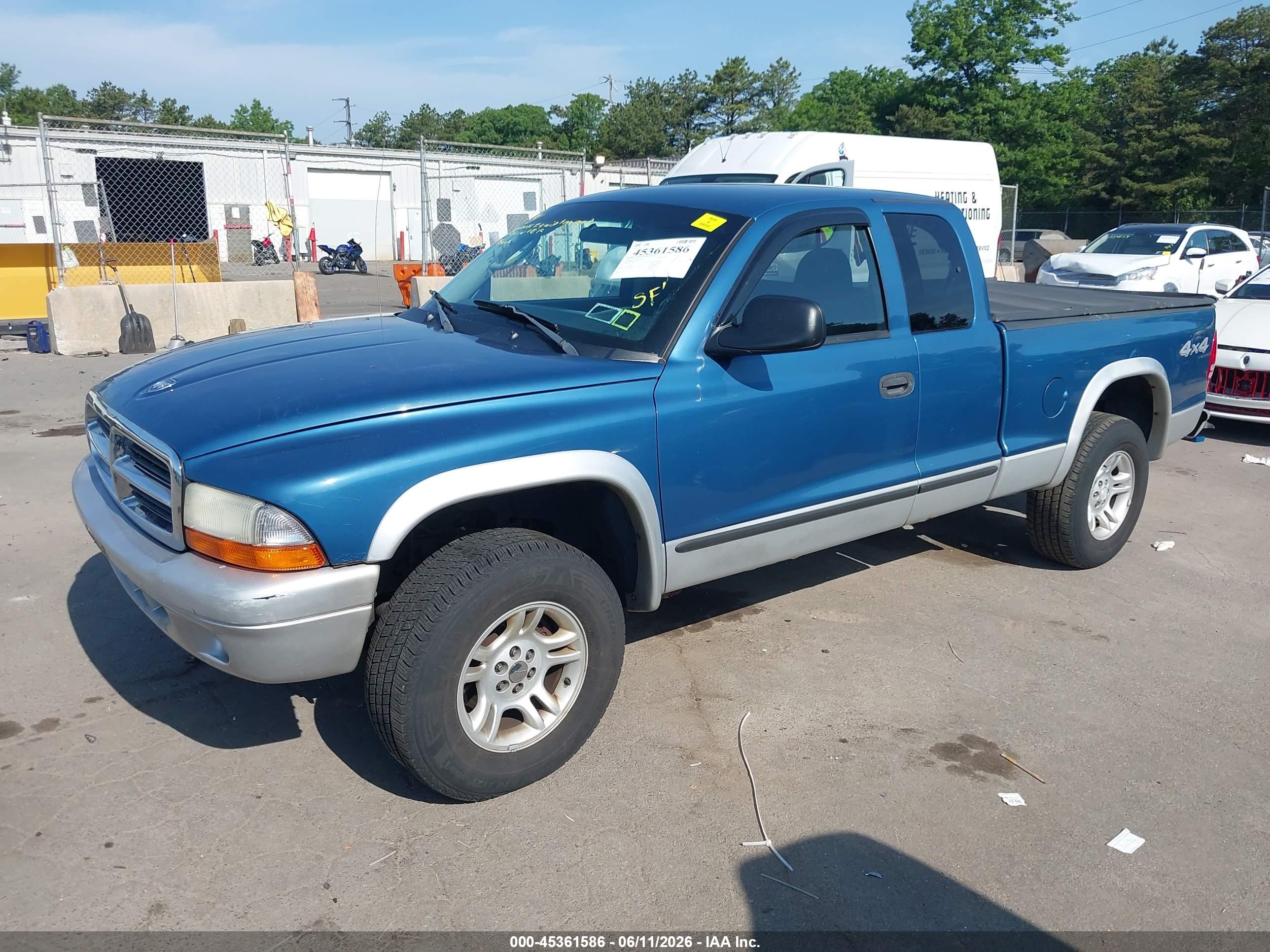DODGE DAKOTA image 2