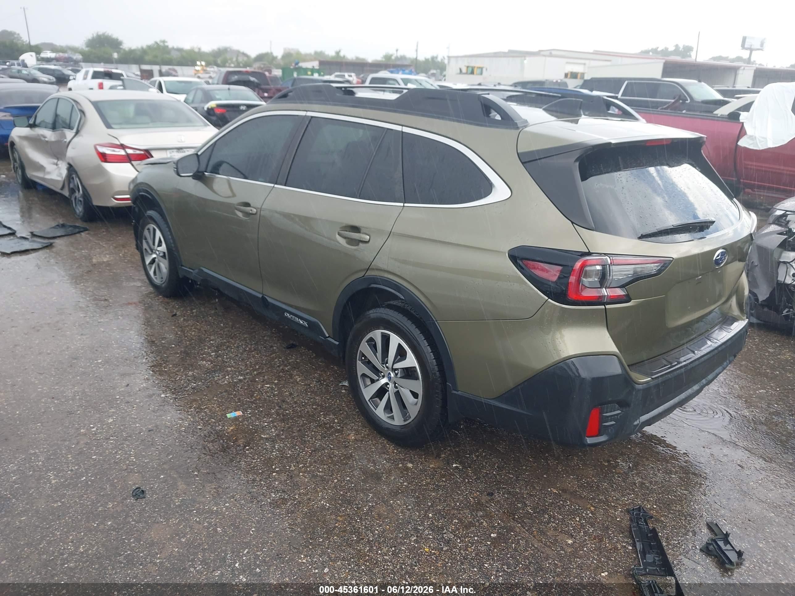 SUBARU OUTBACK image 3