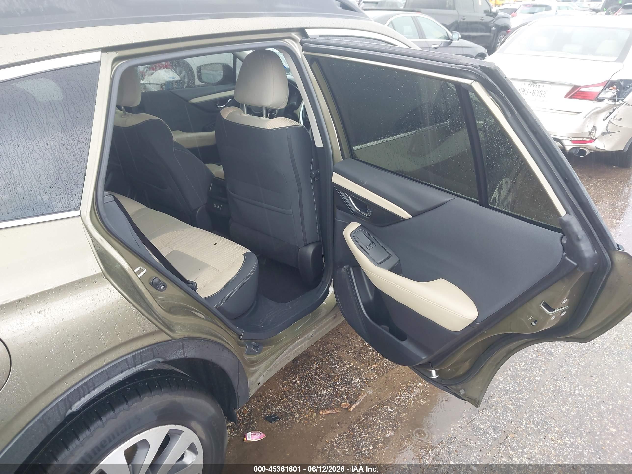 SUBARU OUTBACK image 8