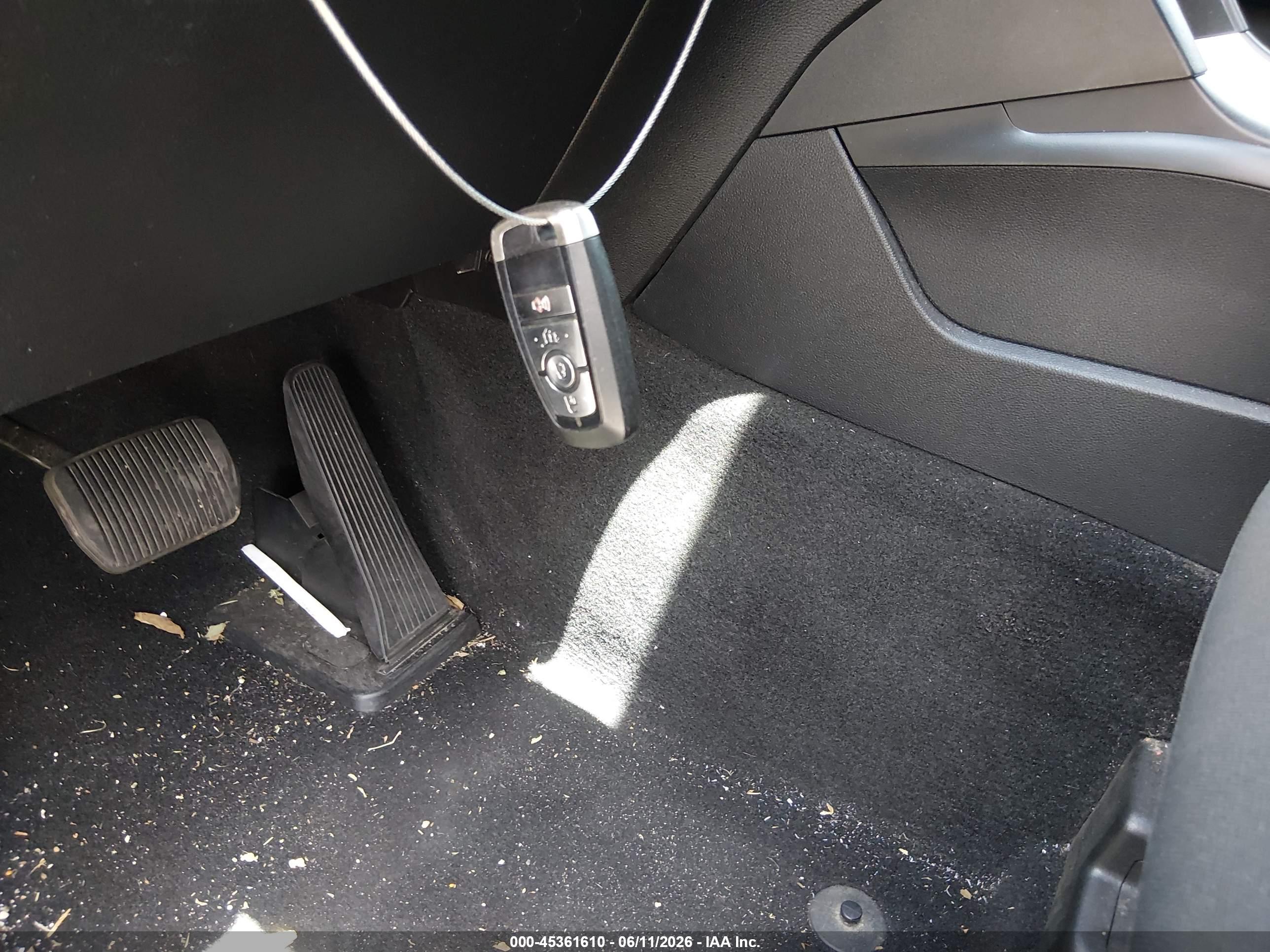 FORD EXPLORER image 11