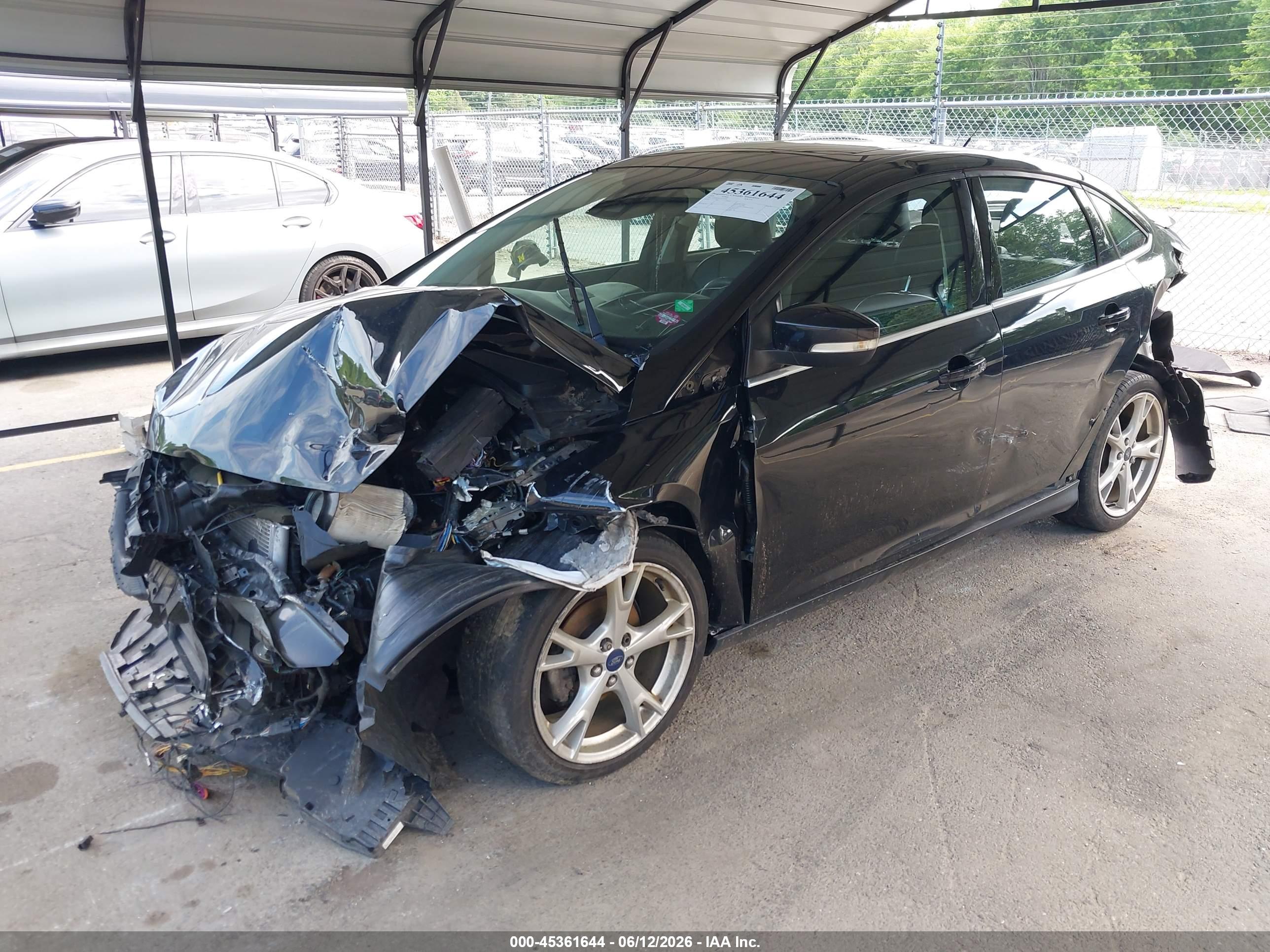 FORD FOCUS image 2