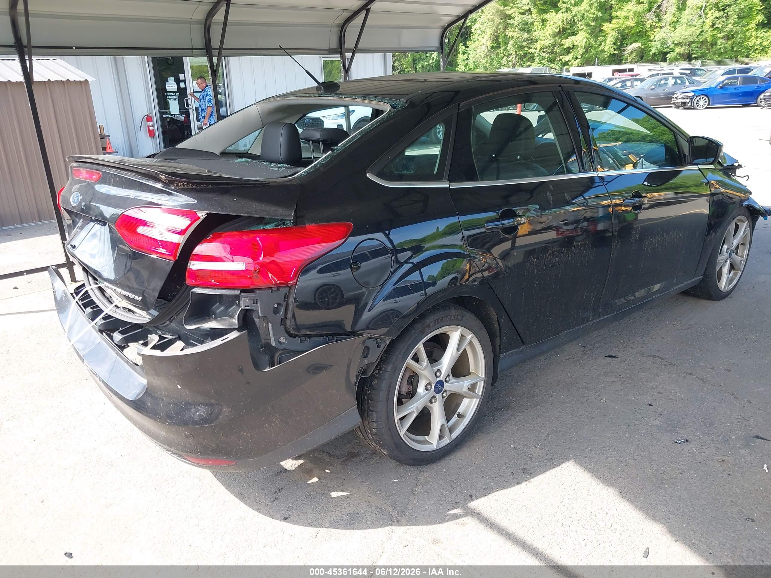 FORD FOCUS image 4