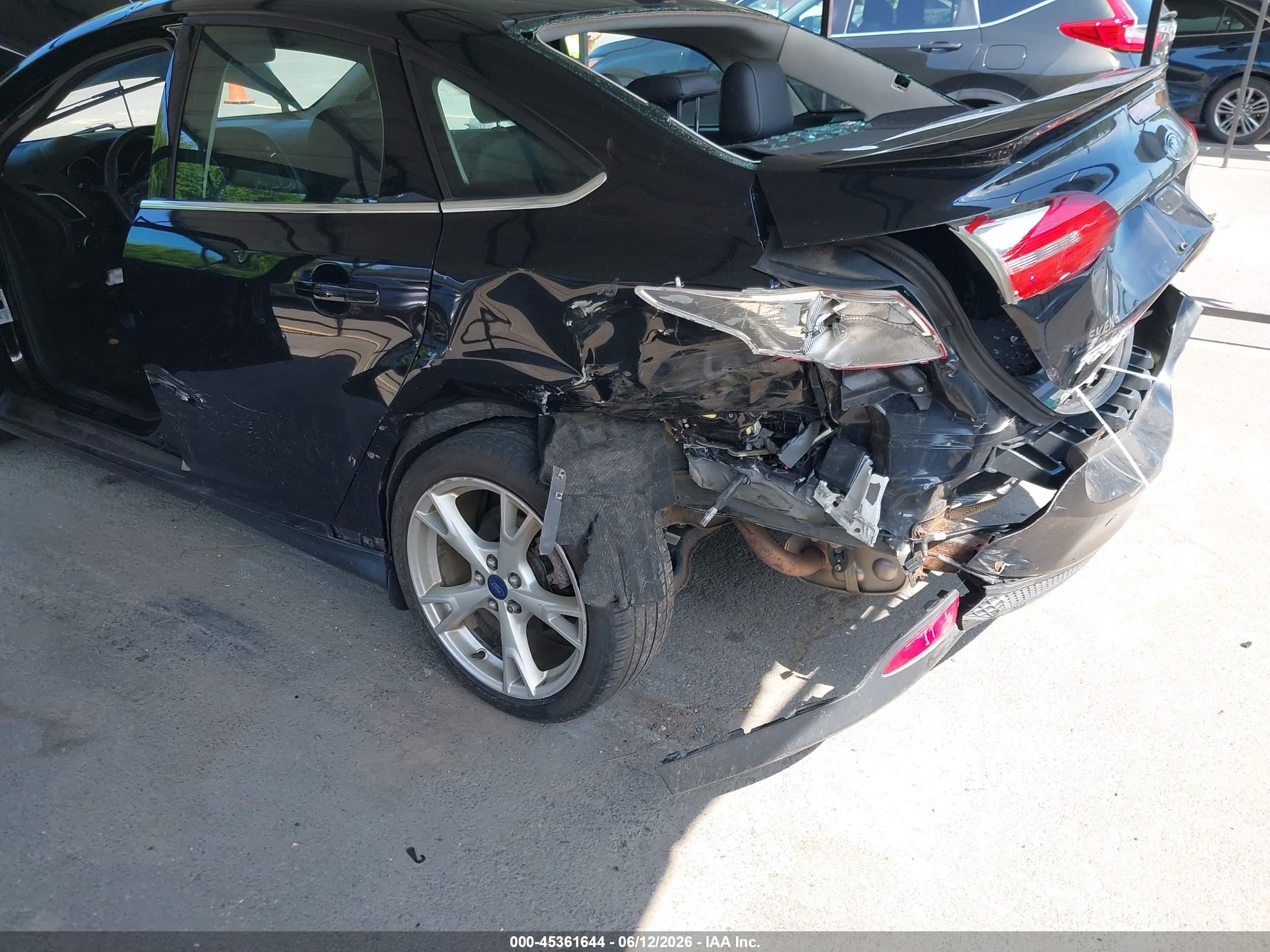FORD FOCUS image 6