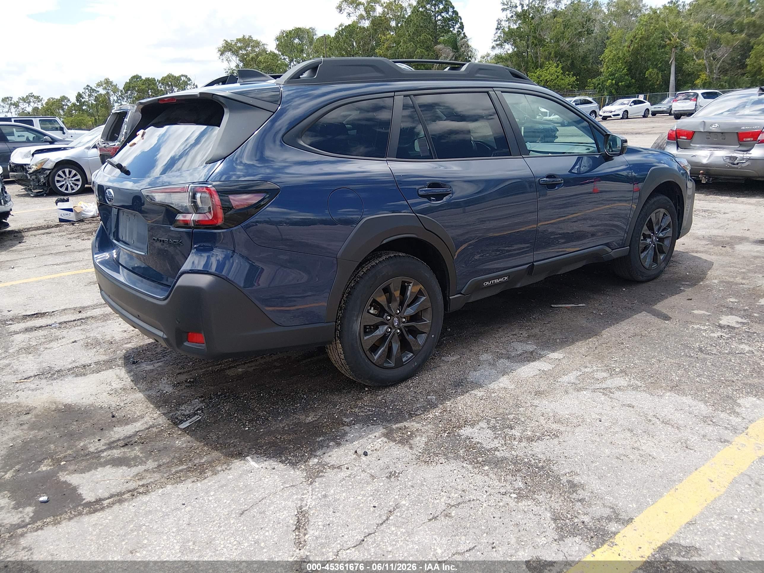 SUBARU OUTBACK image 4