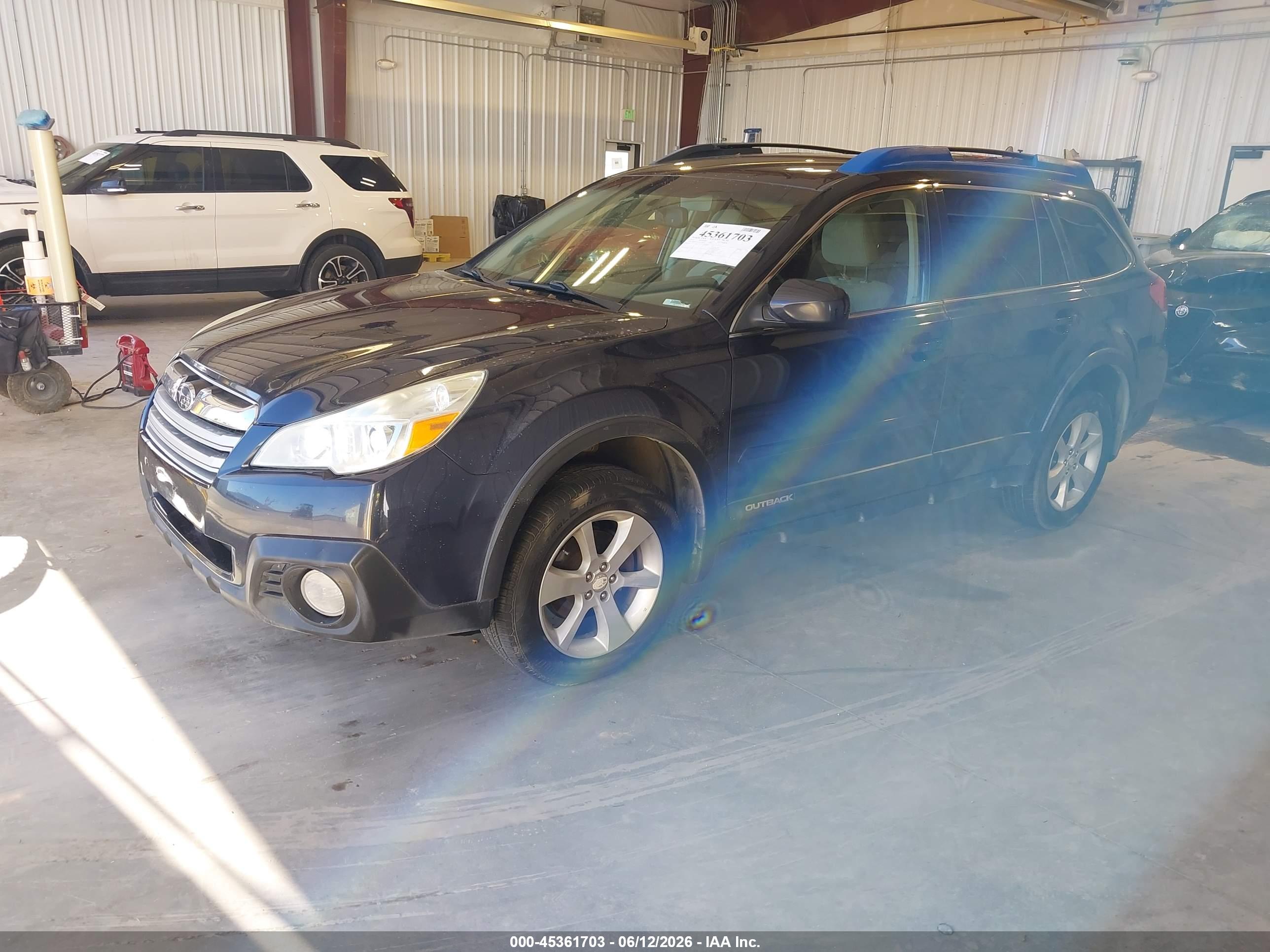 SUBARU OUTBACK image 2