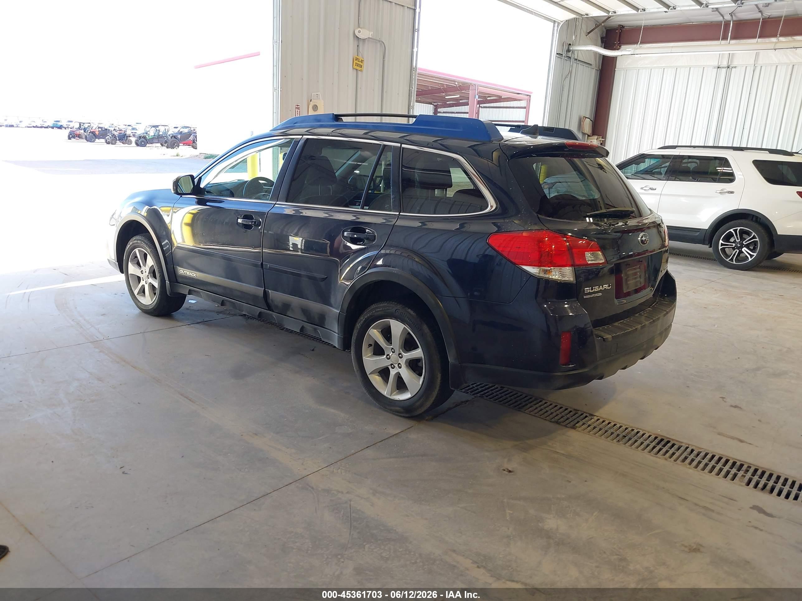 SUBARU OUTBACK image 3