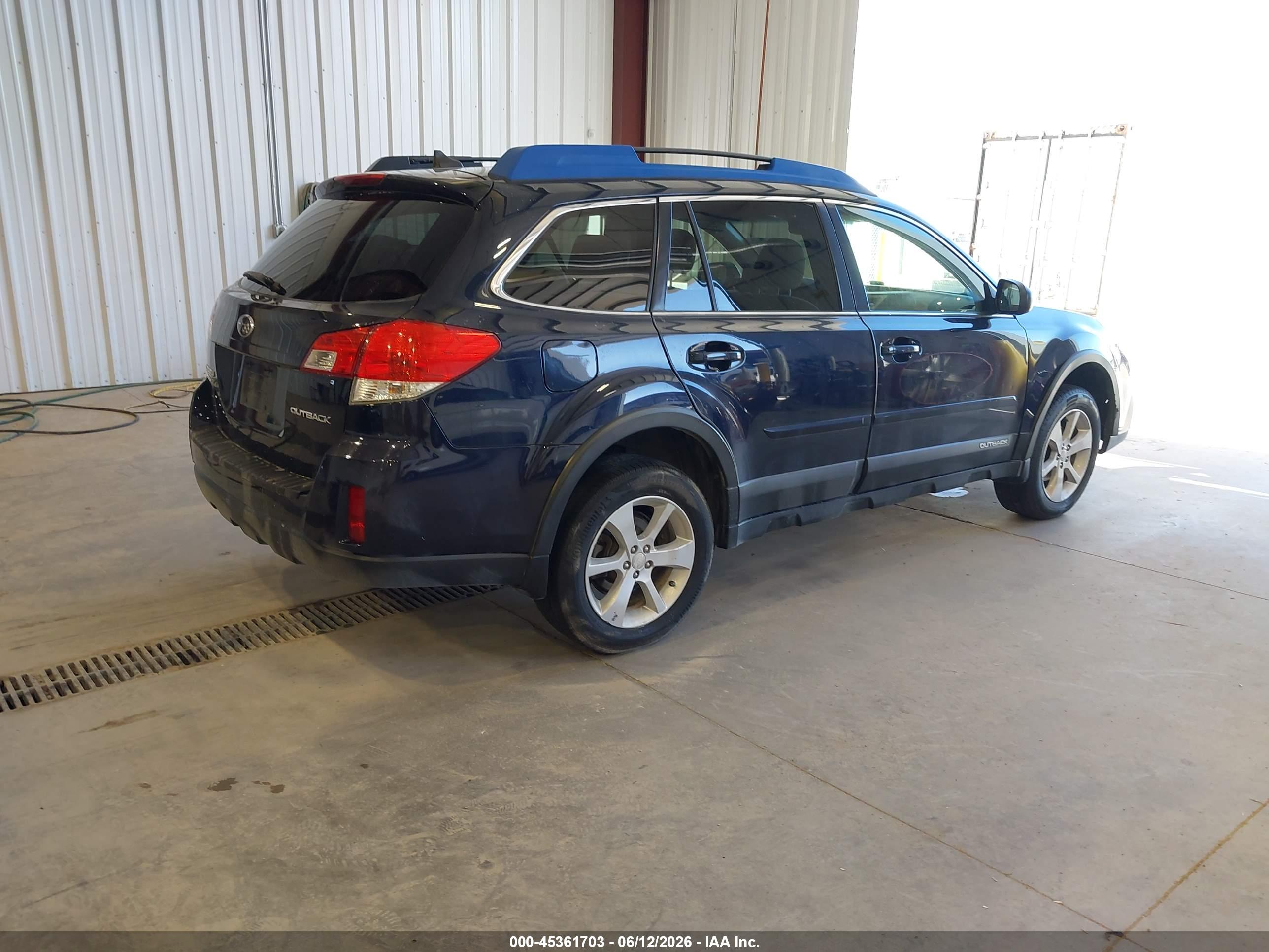 SUBARU OUTBACK image 4