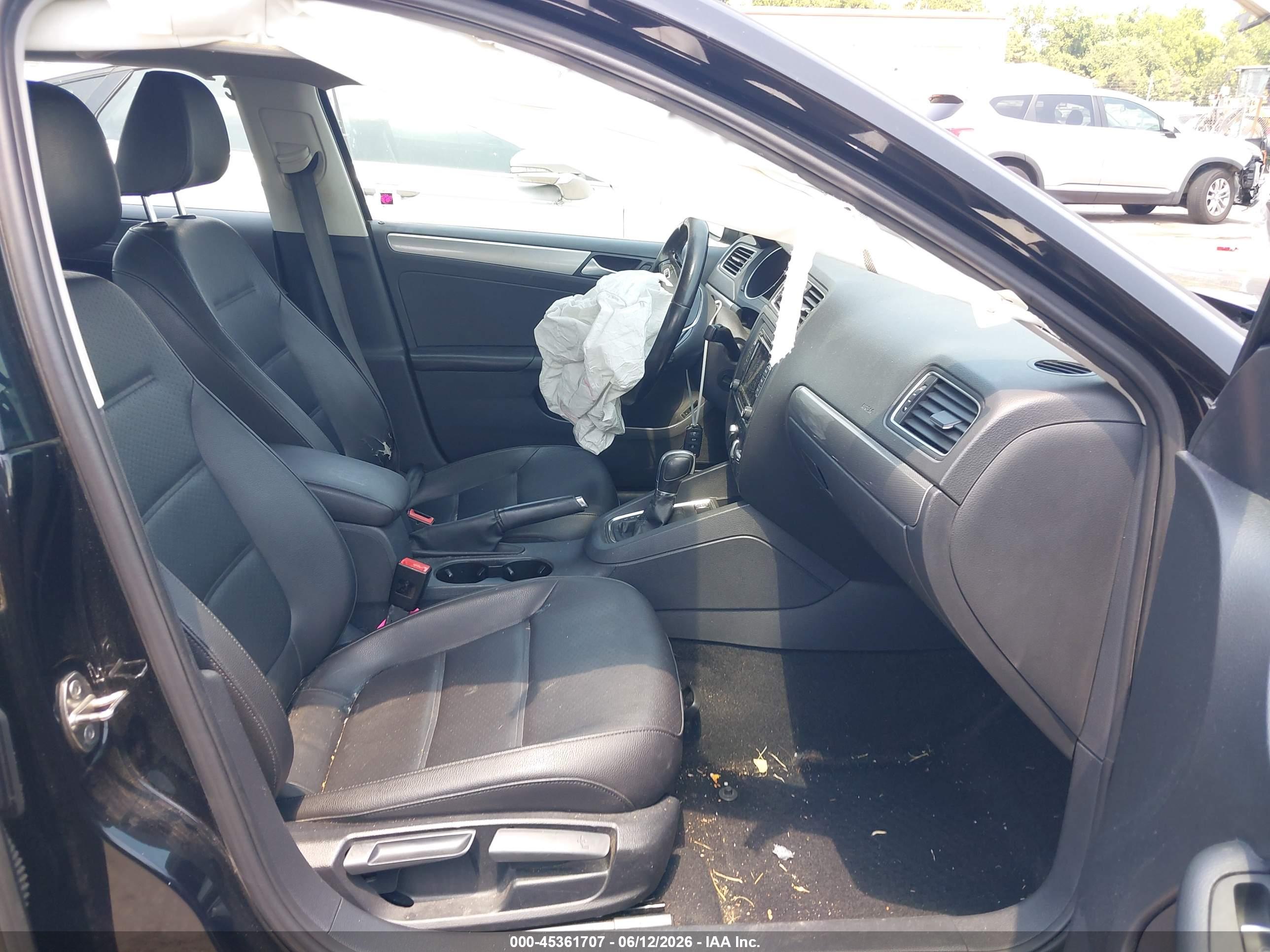 VOLKSWAGEN JETTA image 5