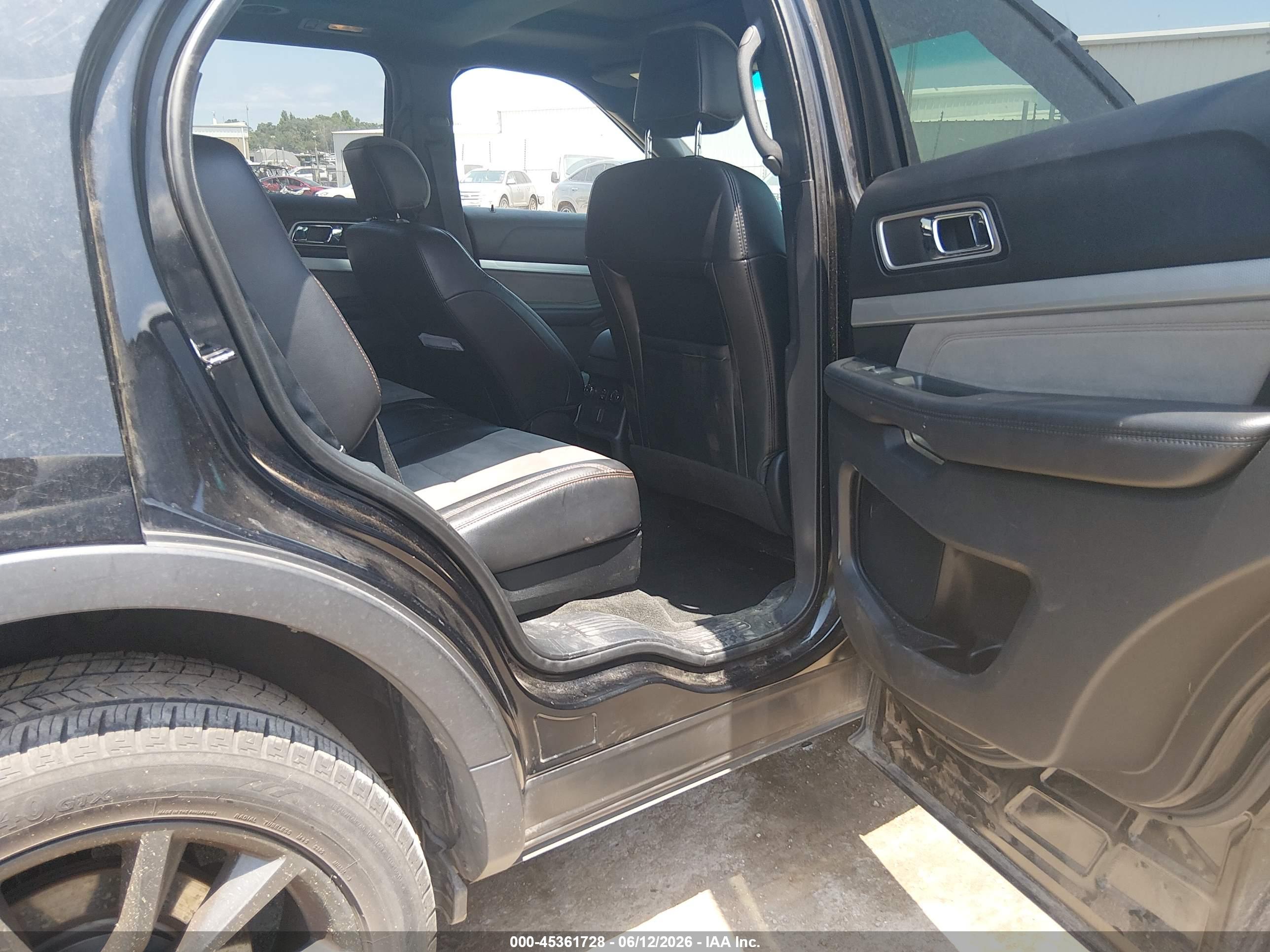 FORD EXPLORER image 8
