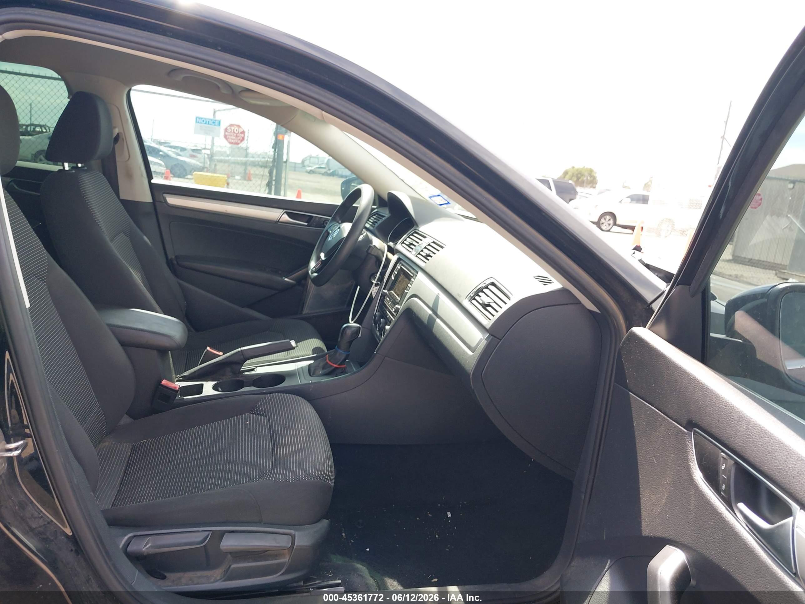 VOLKSWAGEN PASSAT image 5