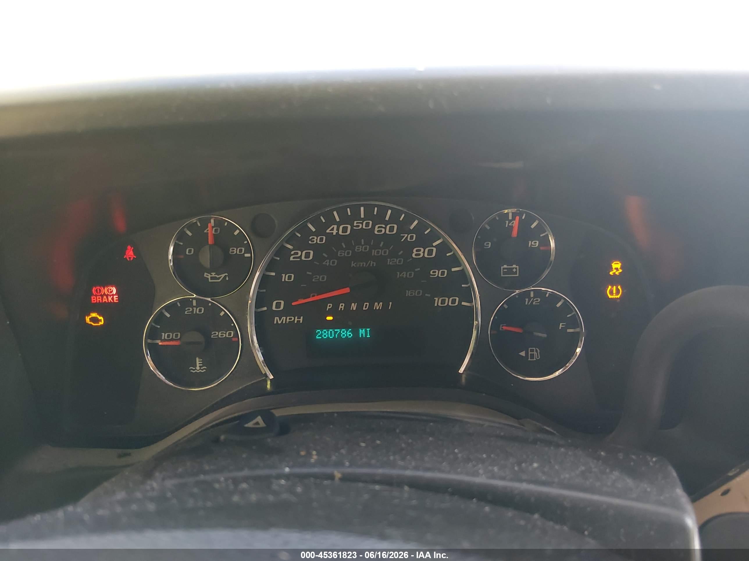 CHEVROLET EXPRESS image 7